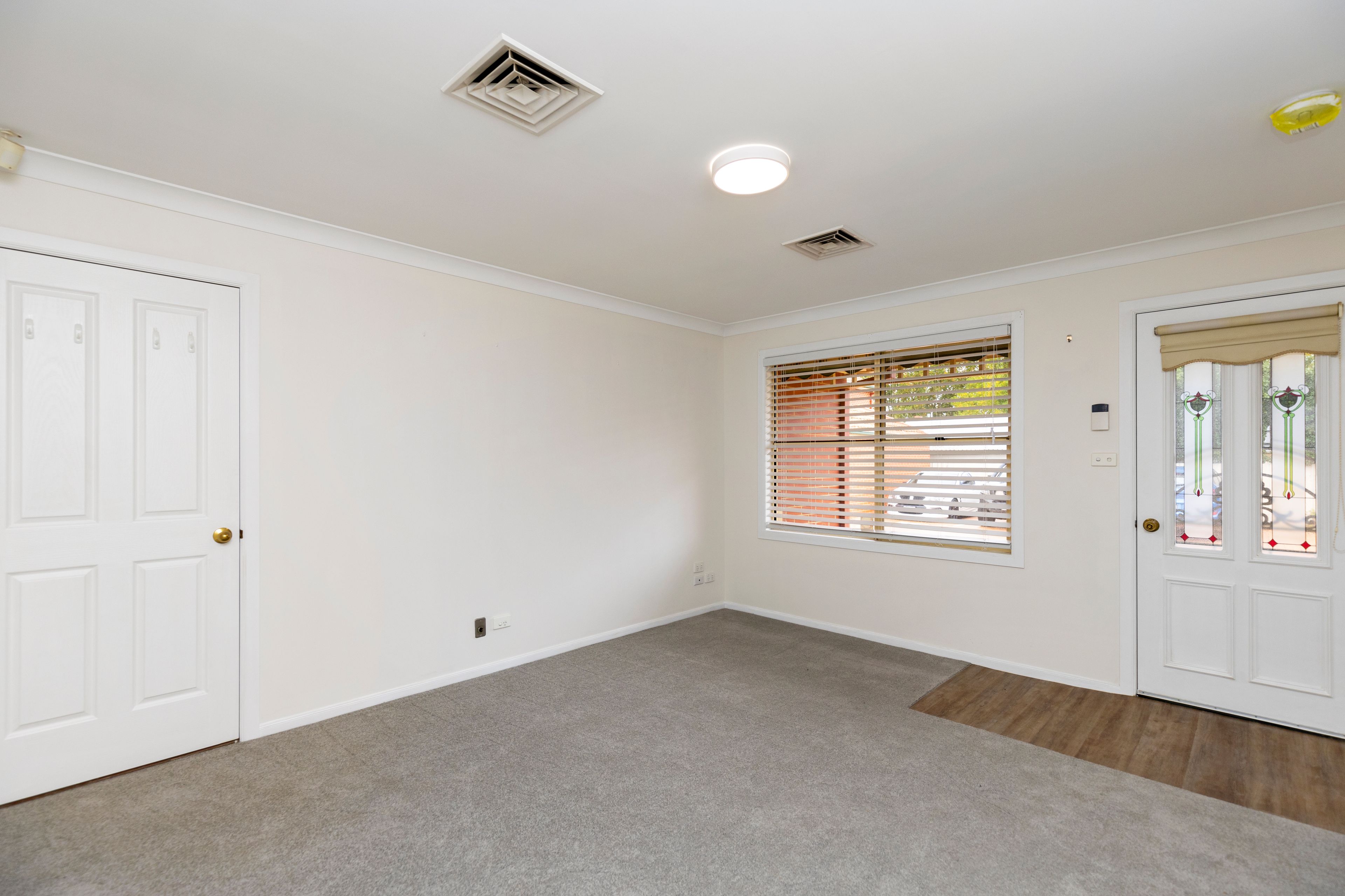 12/11 Crampton Street — photo 2 of 11