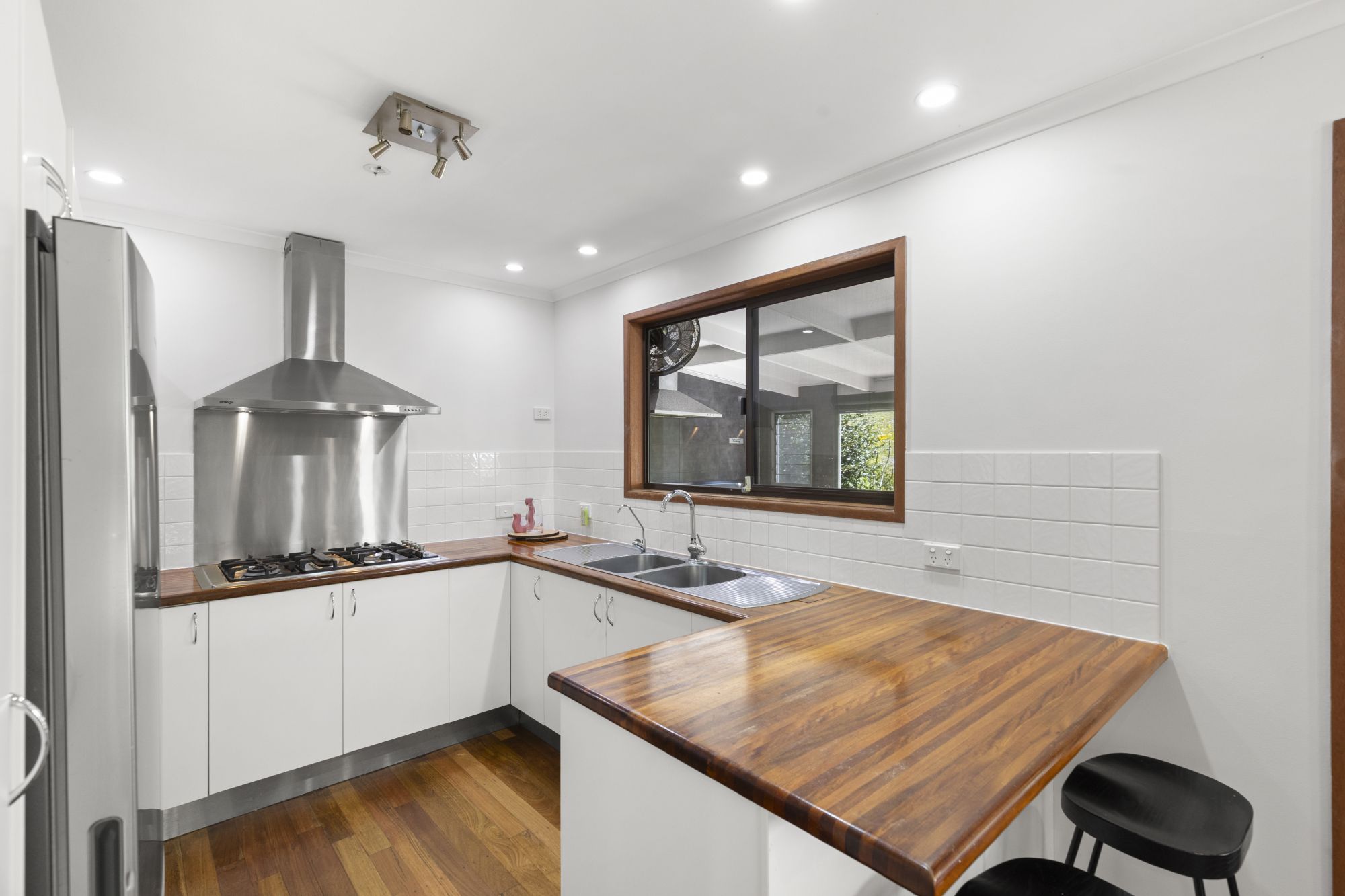 11 Connemara Road — photo 5 of 30