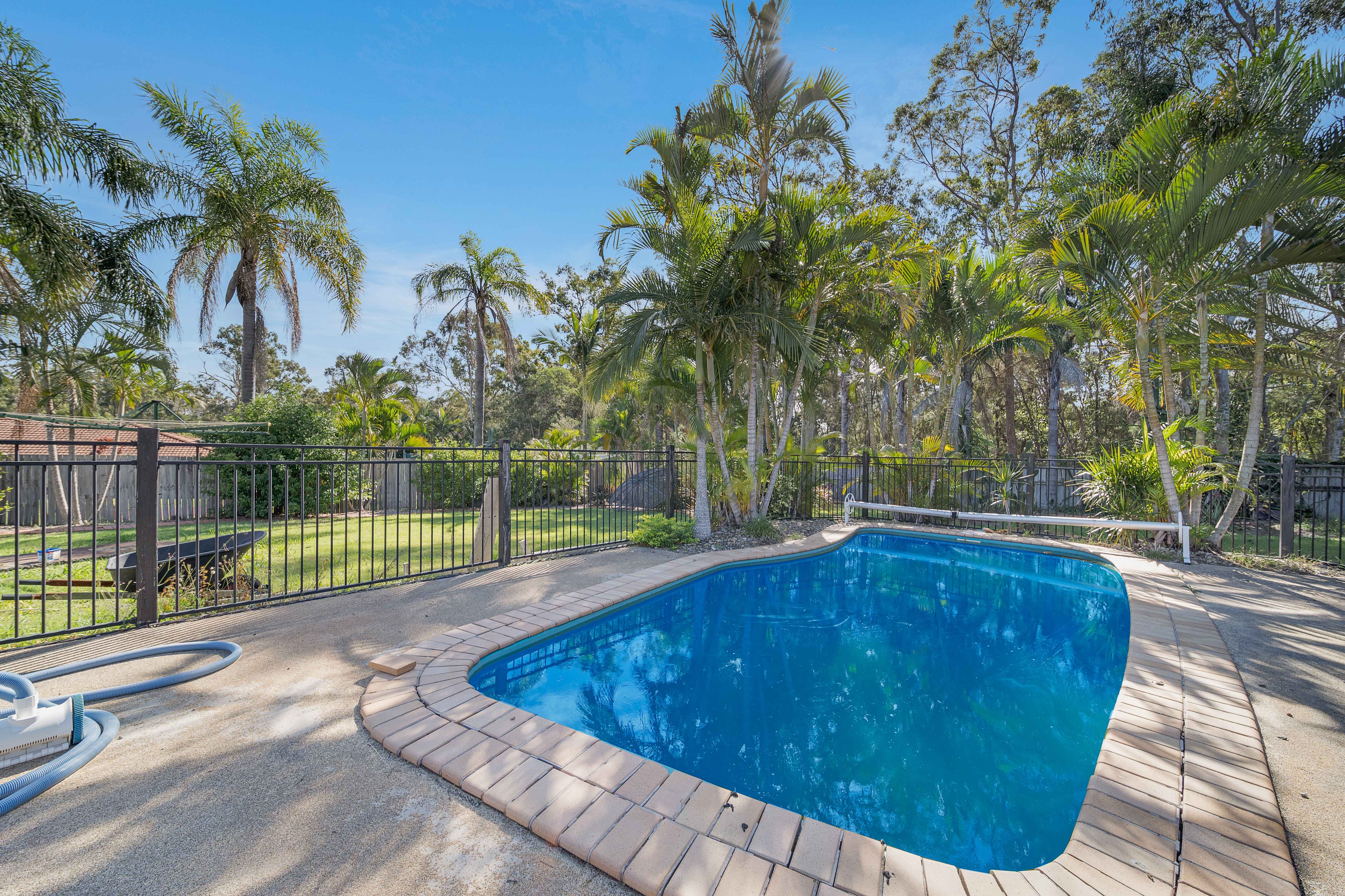 2 Whistler Close, Heritage Park, QLD 4118