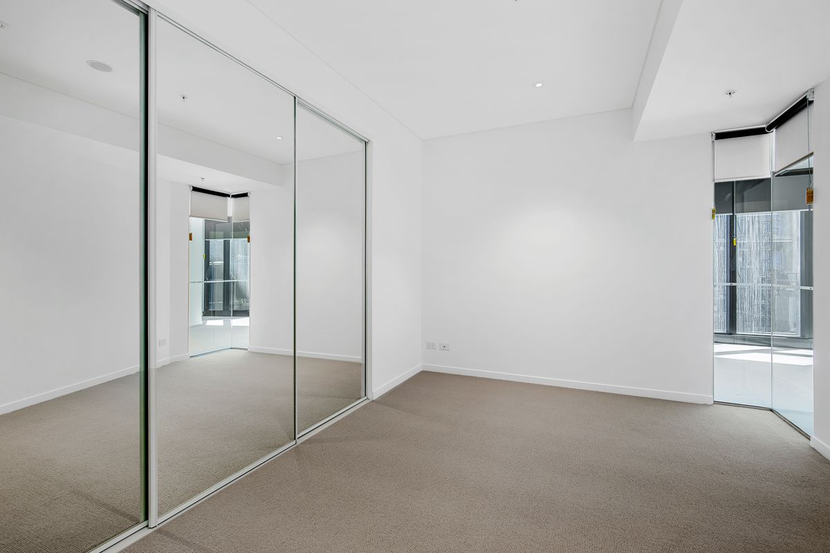 1710/222 Margaret Street — photo 5 of 13