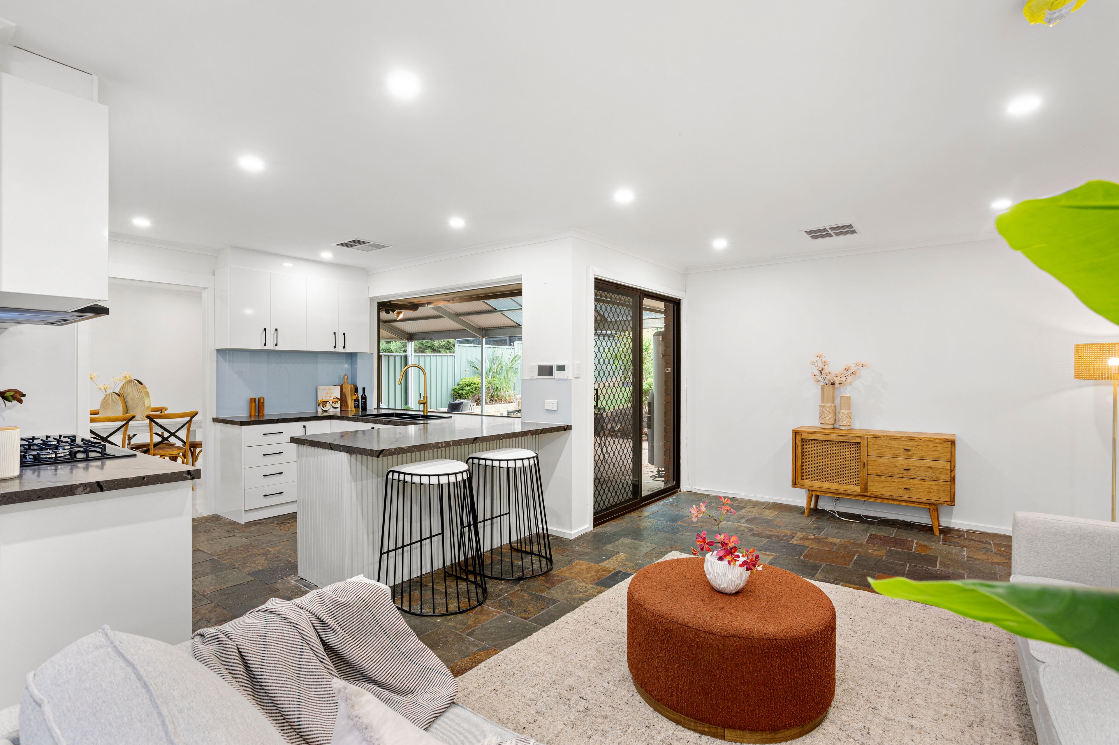 40 Kingfisher Drive — photo 11 of 27