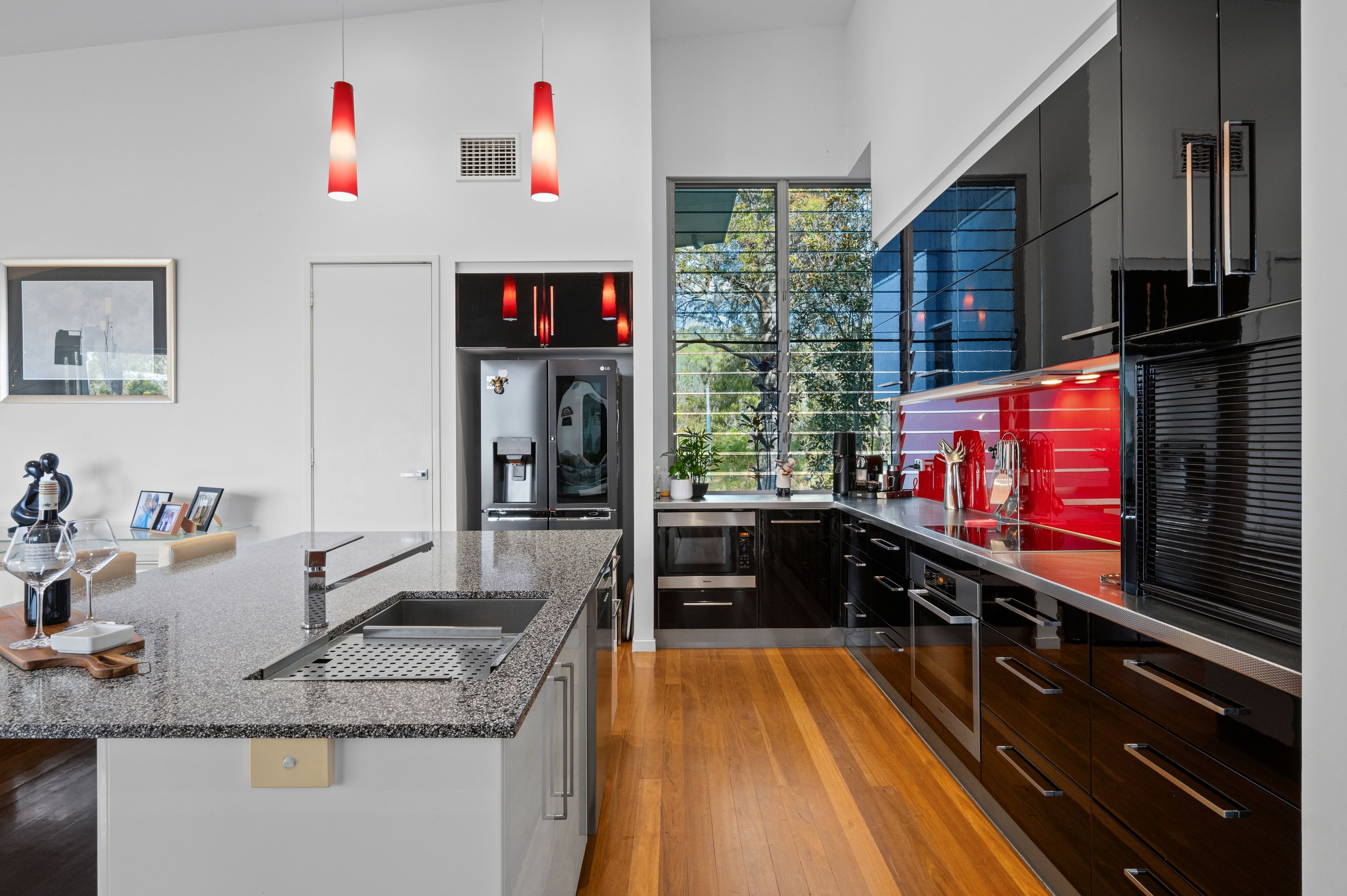 102 Oatlands Court — photo 11 of 30