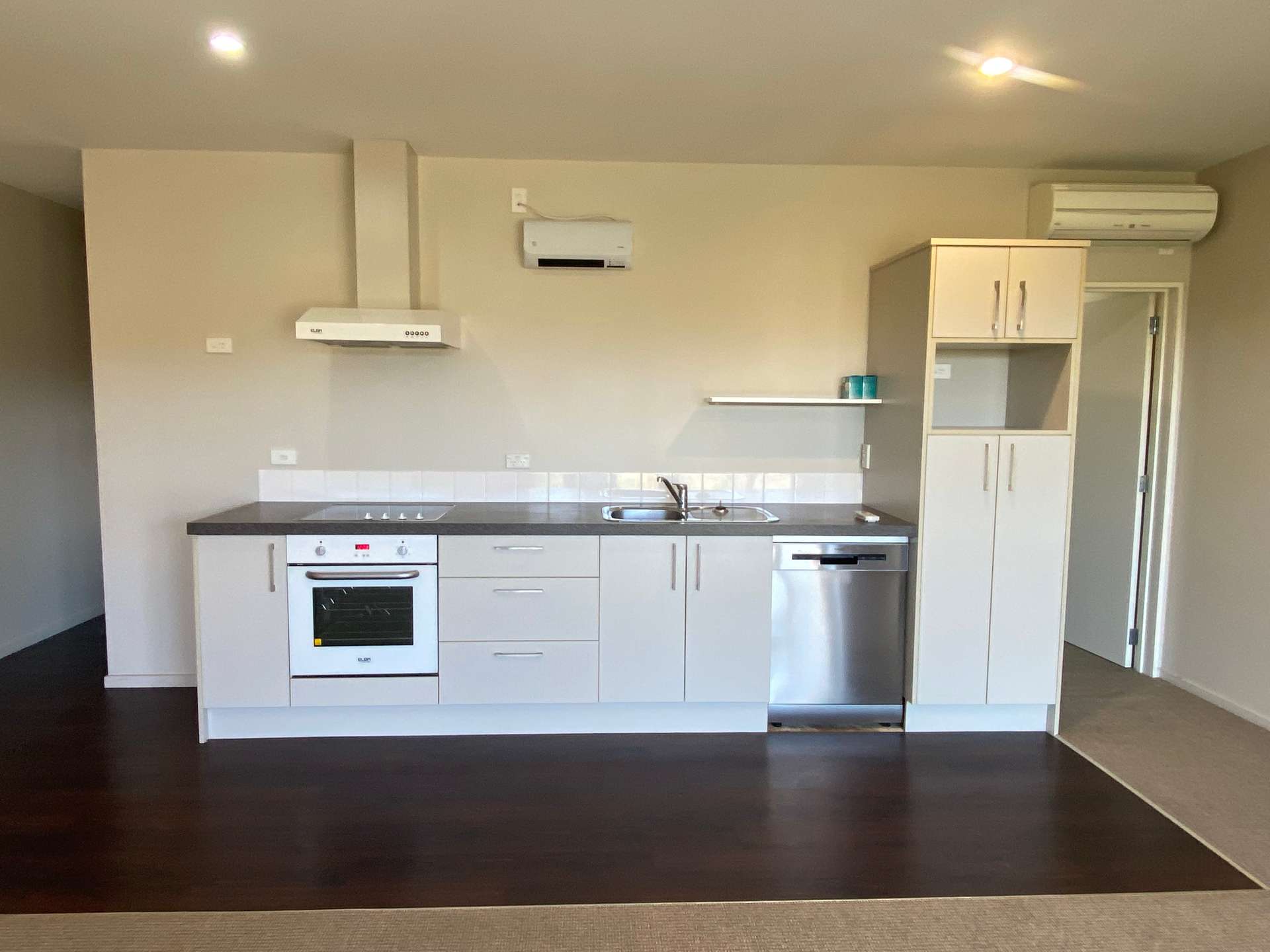 2/4 Izone Dr, cnr Jones Road photo 6