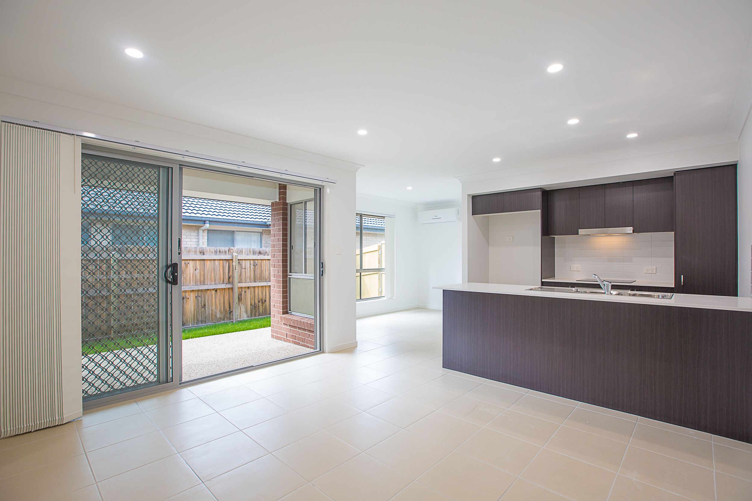 1/5 Daintree Court, Park Ridge, QLD 4125
