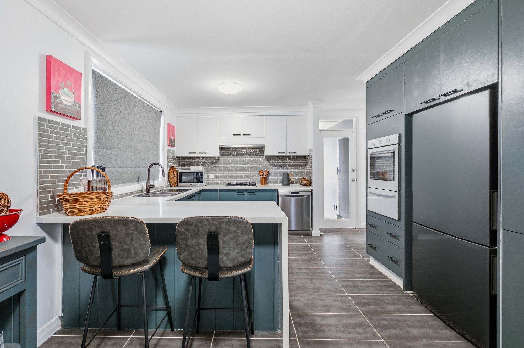 101 St Johns Road — photo 3 of 15