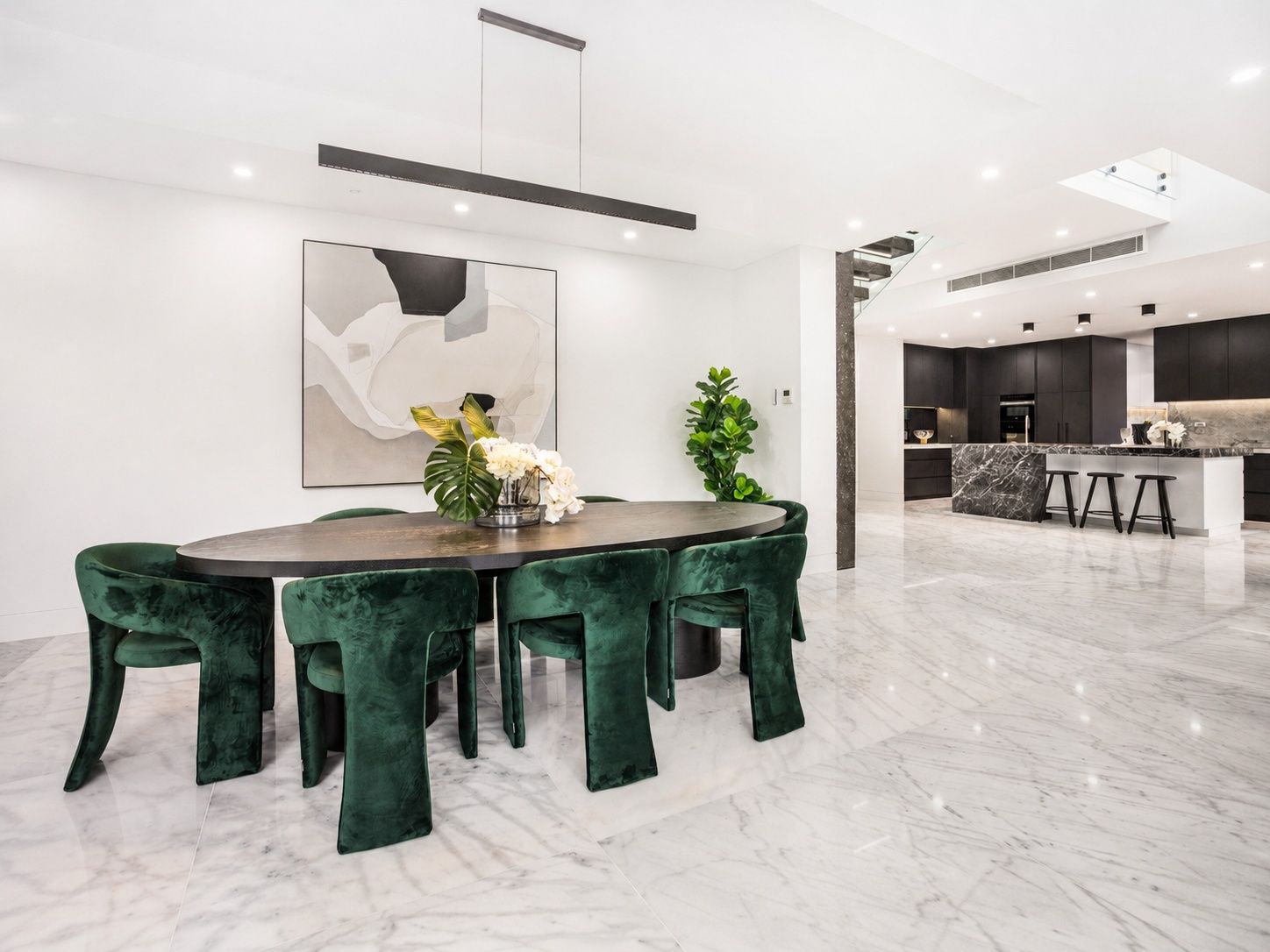Architectural Luxury with Grand Proportions and Resort-Style Living — photo 11 of 16