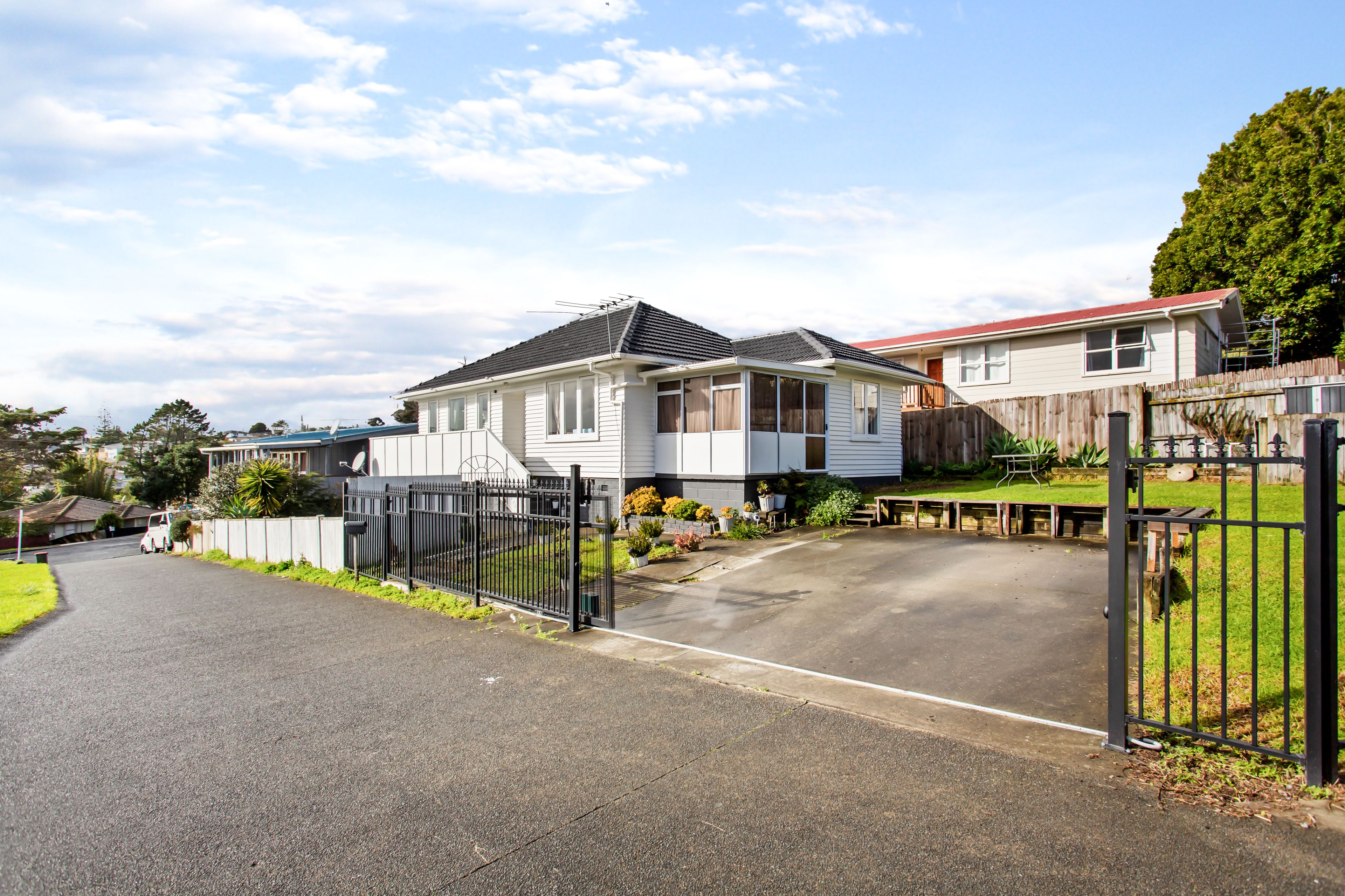 39A Sunnyside Road, Sunnyvale, Waitakere City