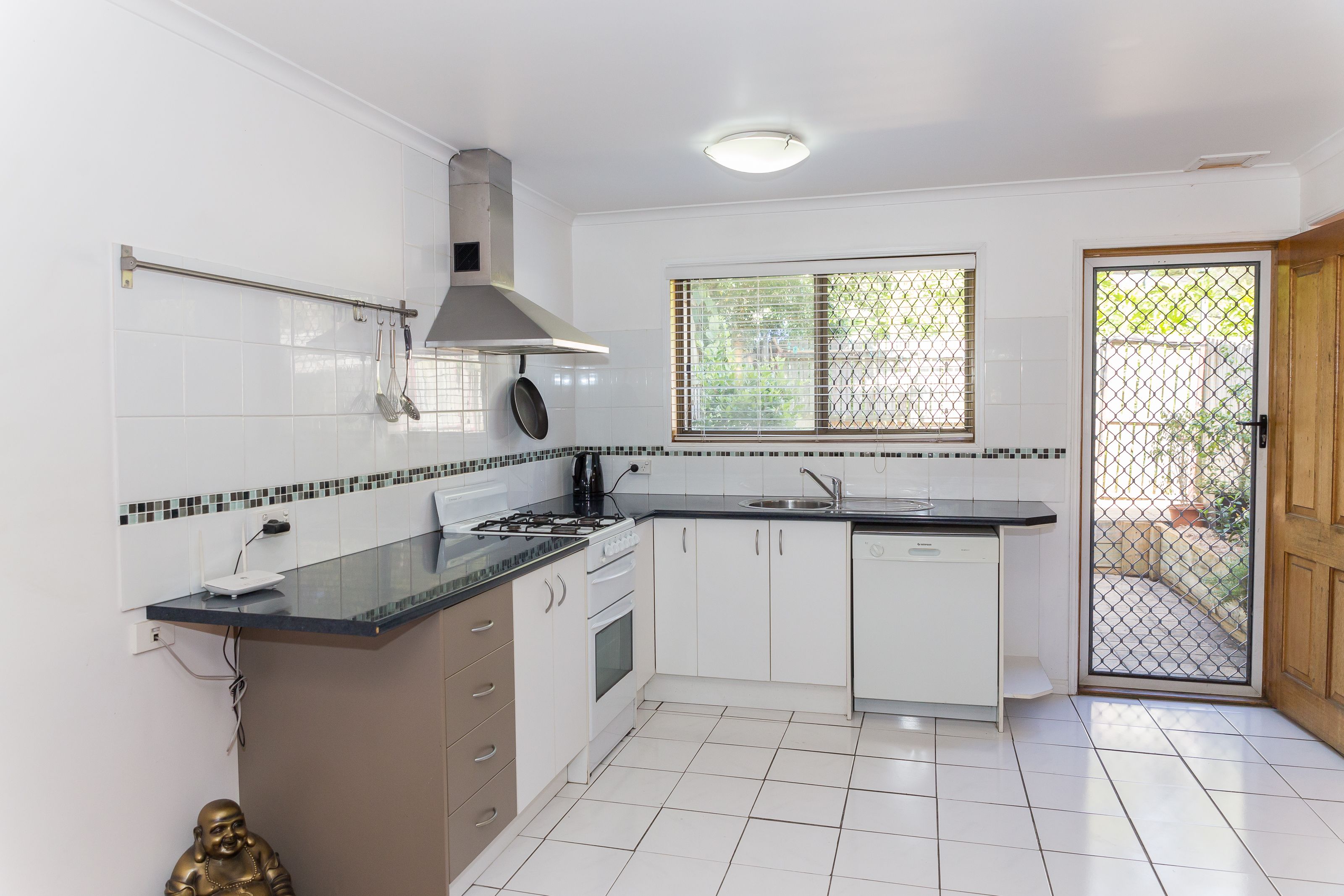 16 Forest Street, Woodridge QLD 4114