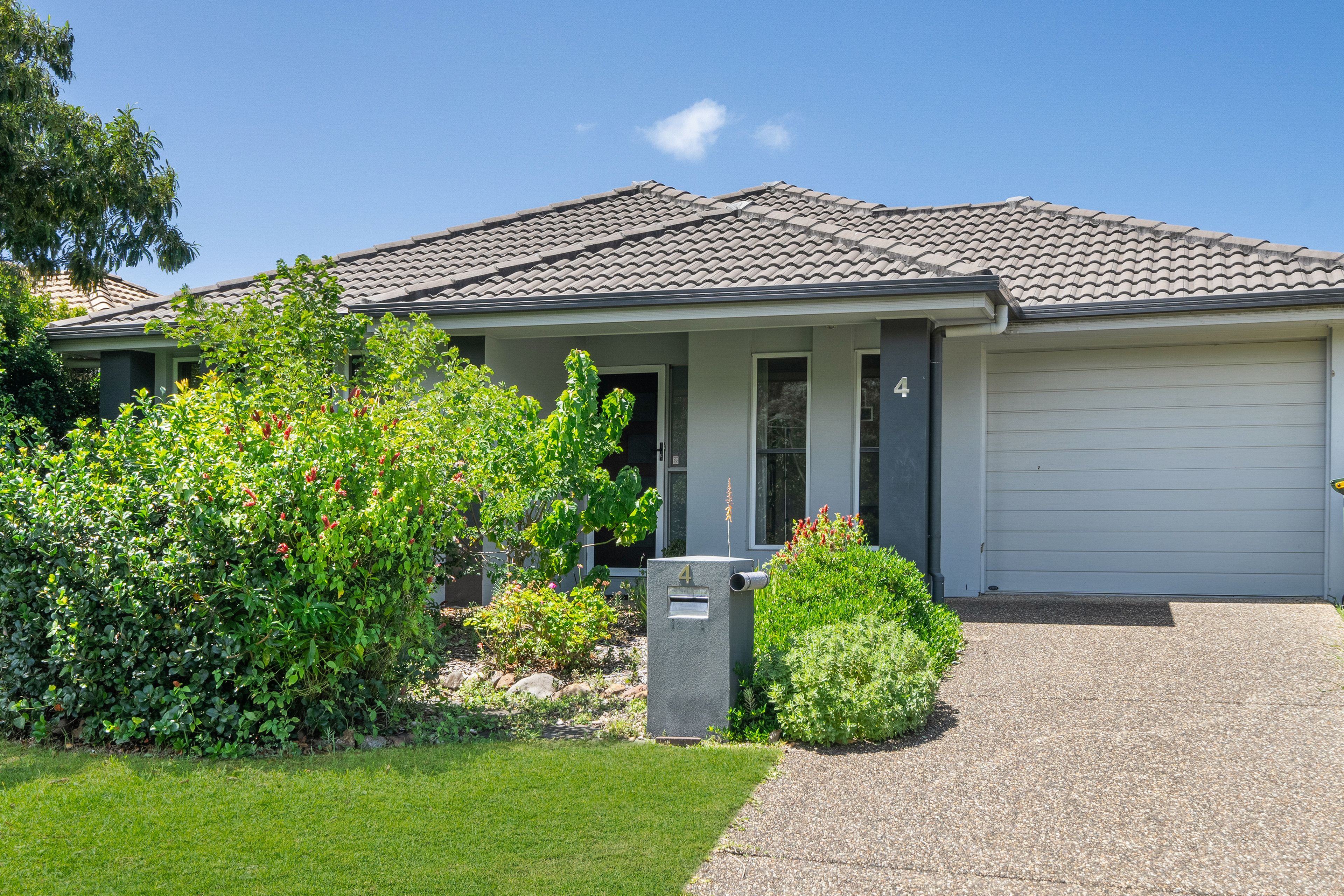 4 Palmgrove Place, North Lakes, QLD 4509