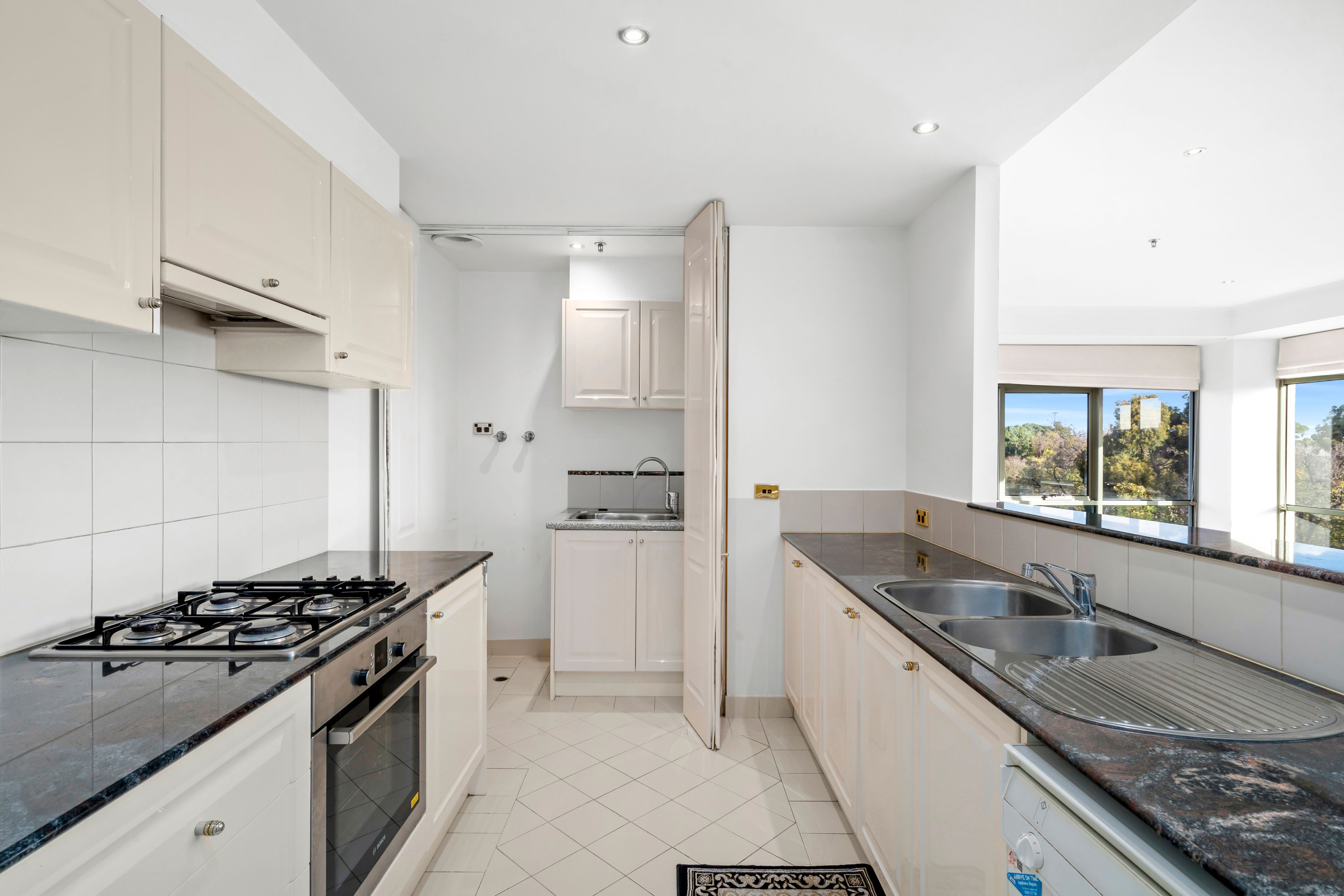 402/15 Queens Road, Melbourne, VIC 3004
