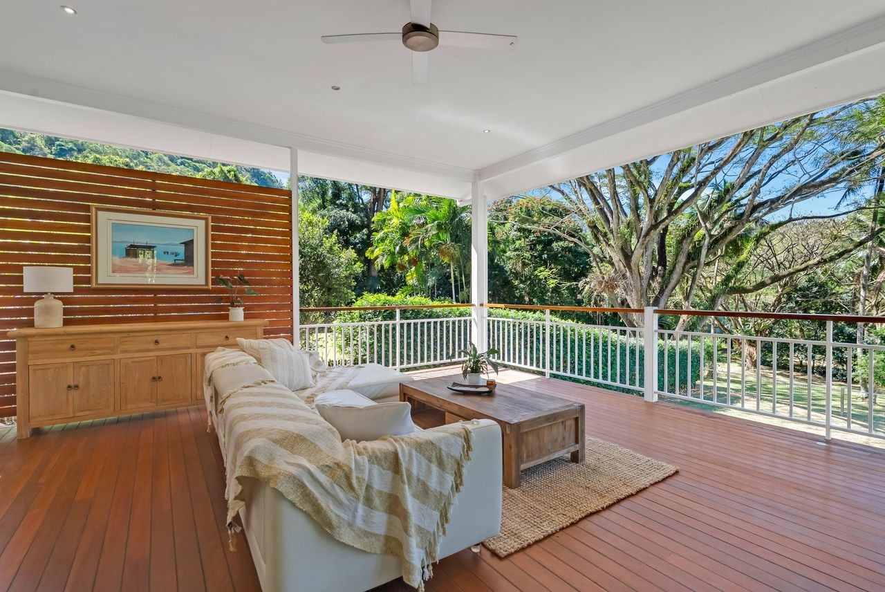 111 Hillview Crescent, Whitfield, QLD 4870