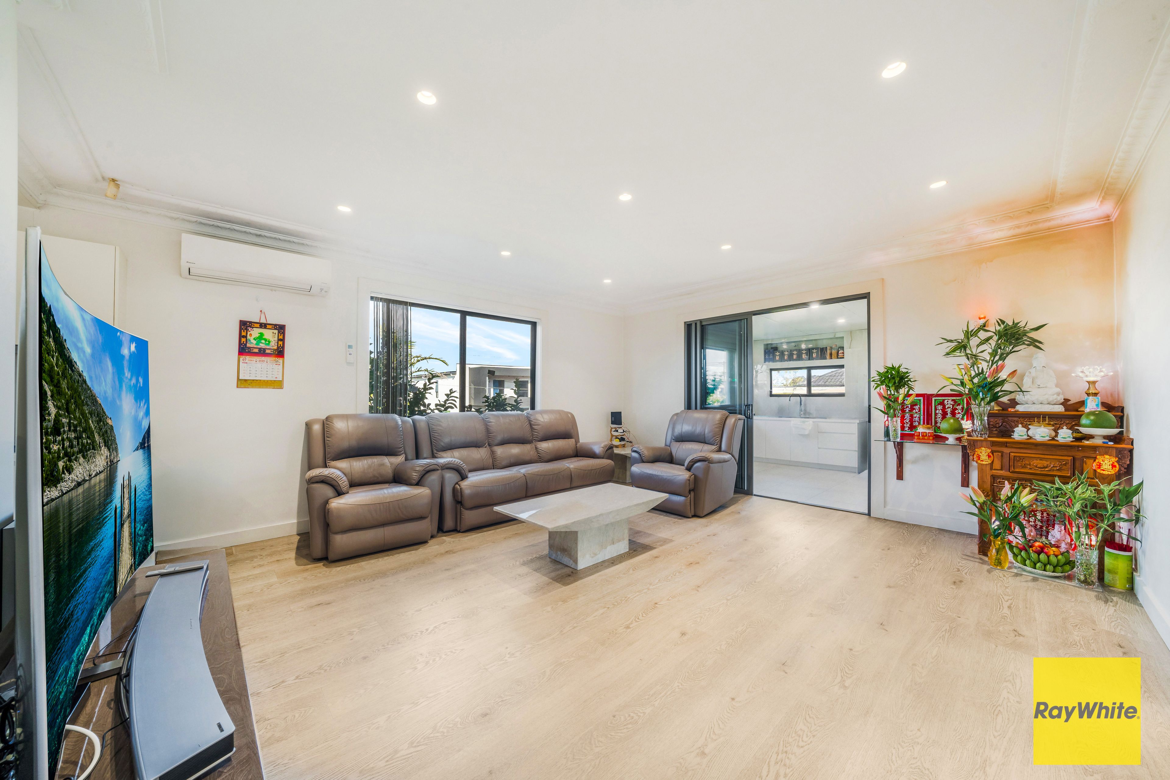 270 John Street — photo 9 of 19