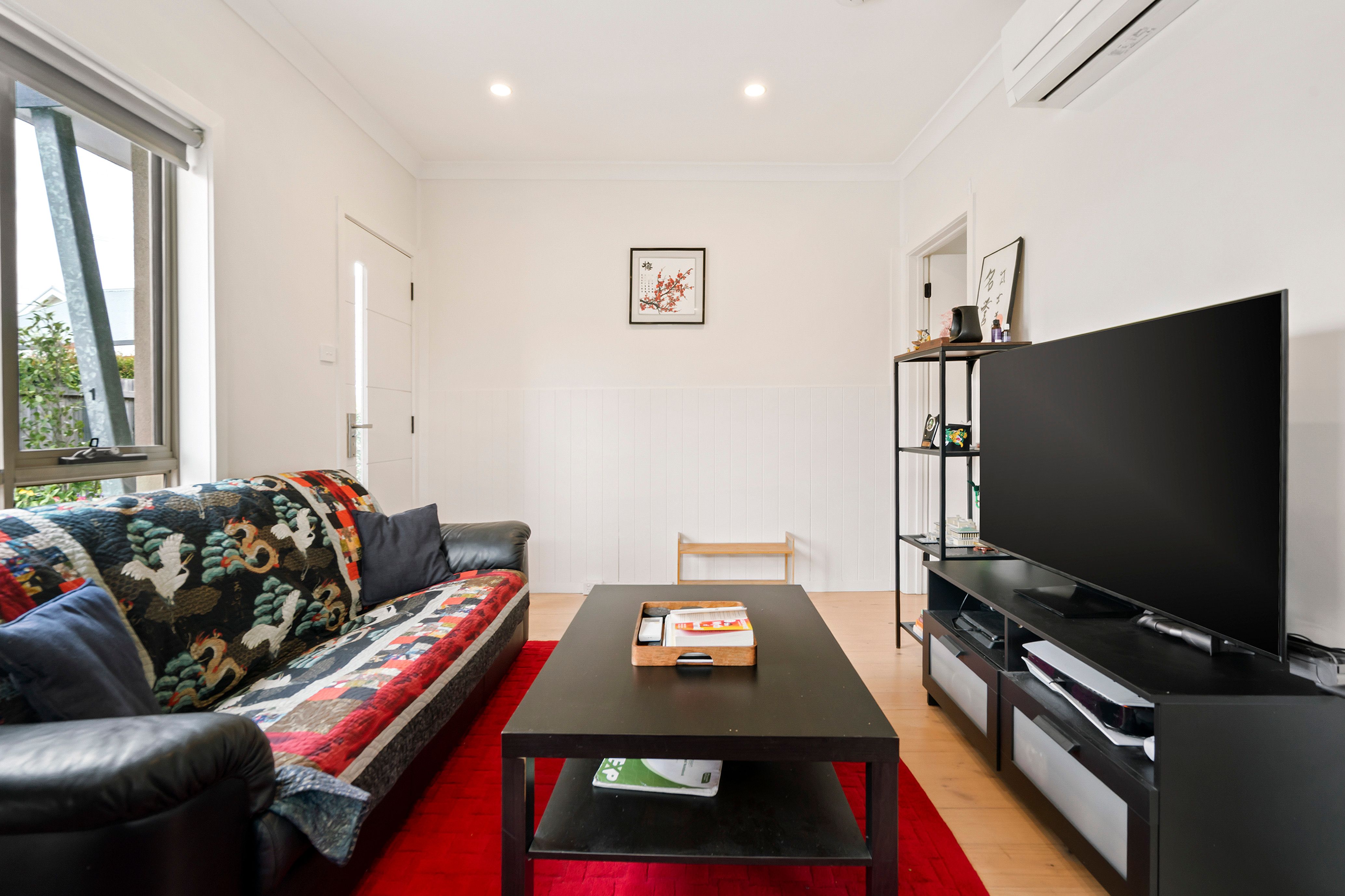 1-4/37 Russell Place — photo 7 of 13