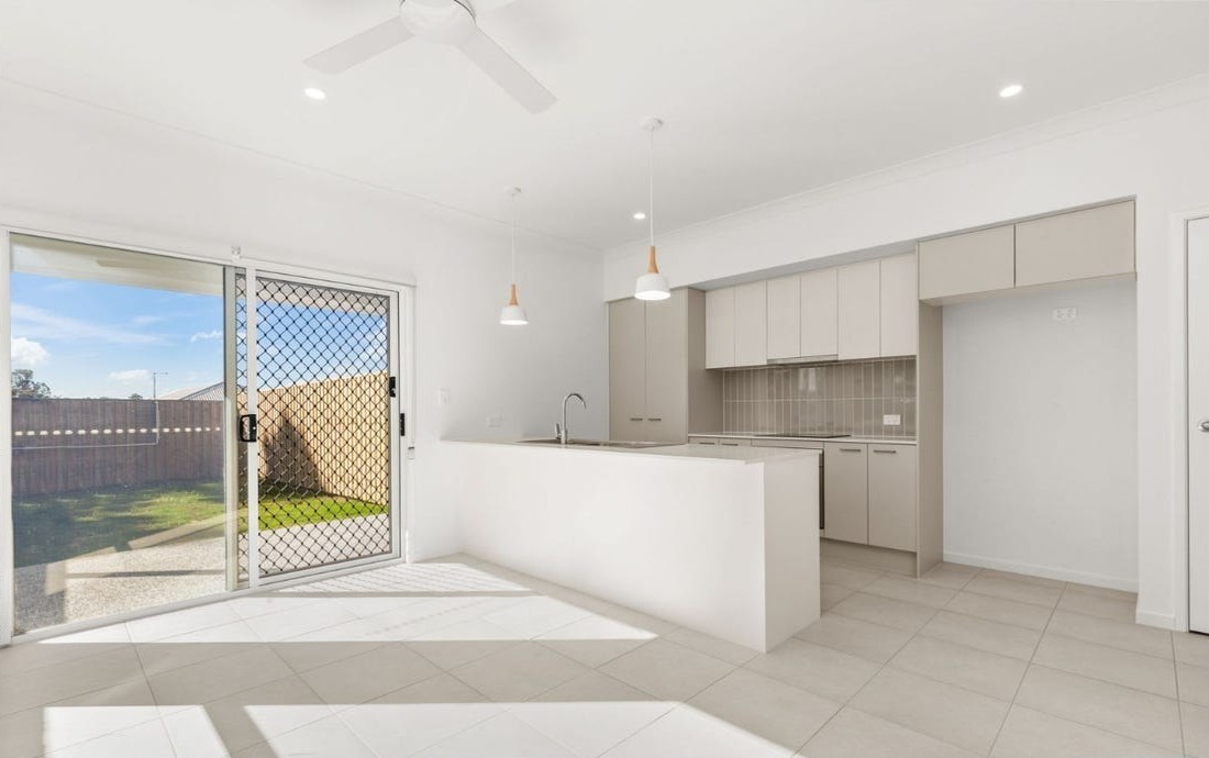 1 & 2/18 Luminous Place, Morayfield, QLD 4506