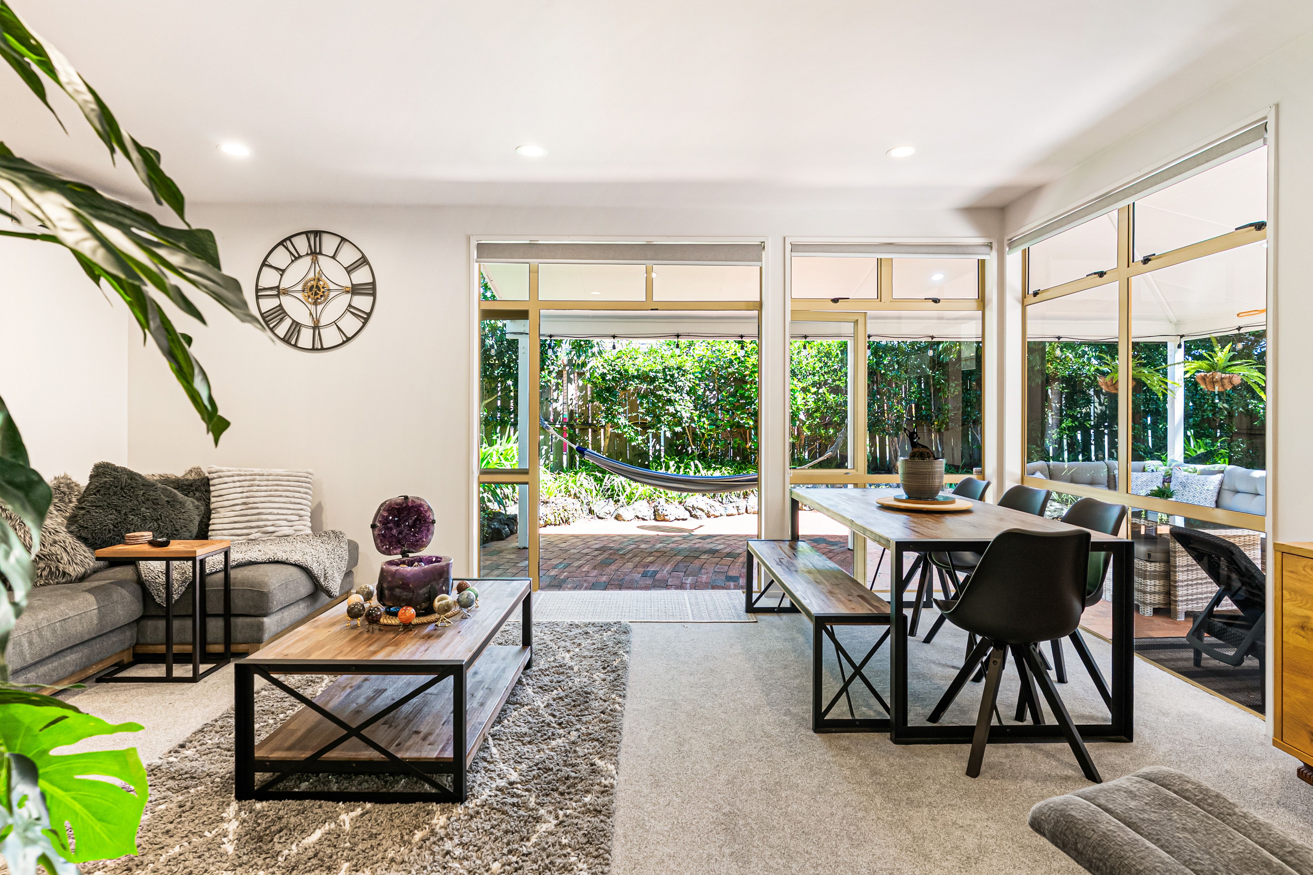 484 Beach Road, Murrays Bay, North Shore City