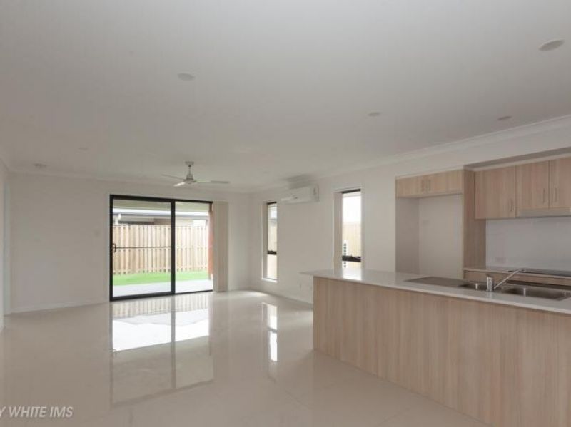 11 Chapman Street, Pimpama, QLD 4209