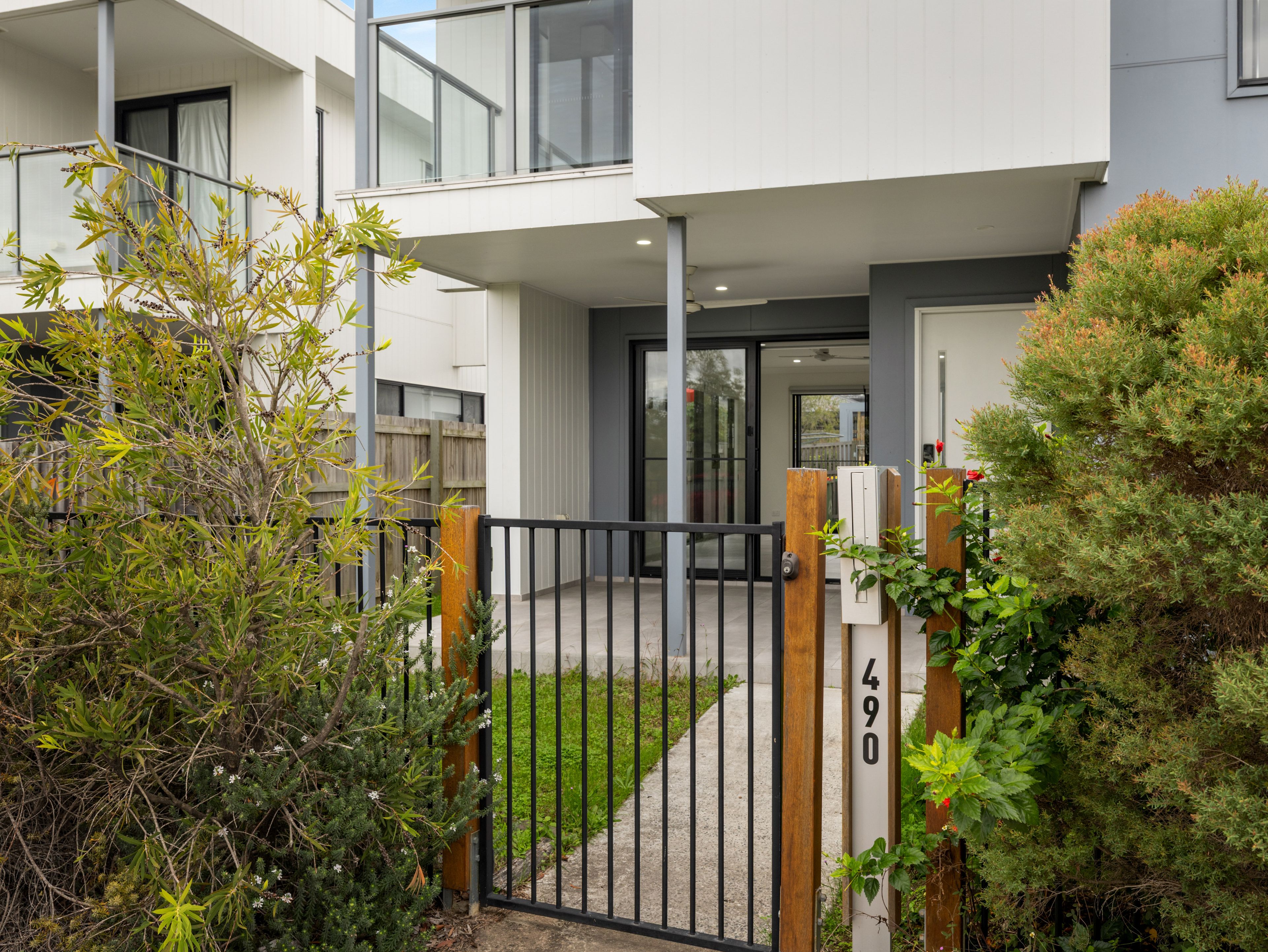 490 Grande Avenue, SPRING MOUNTAIN, QLD 4300