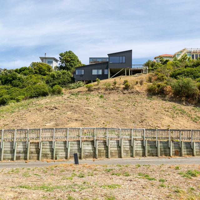 Strret Island 43A Wye Street, Island Bay, Wellington City 6023 - Sold Section - Ray ...