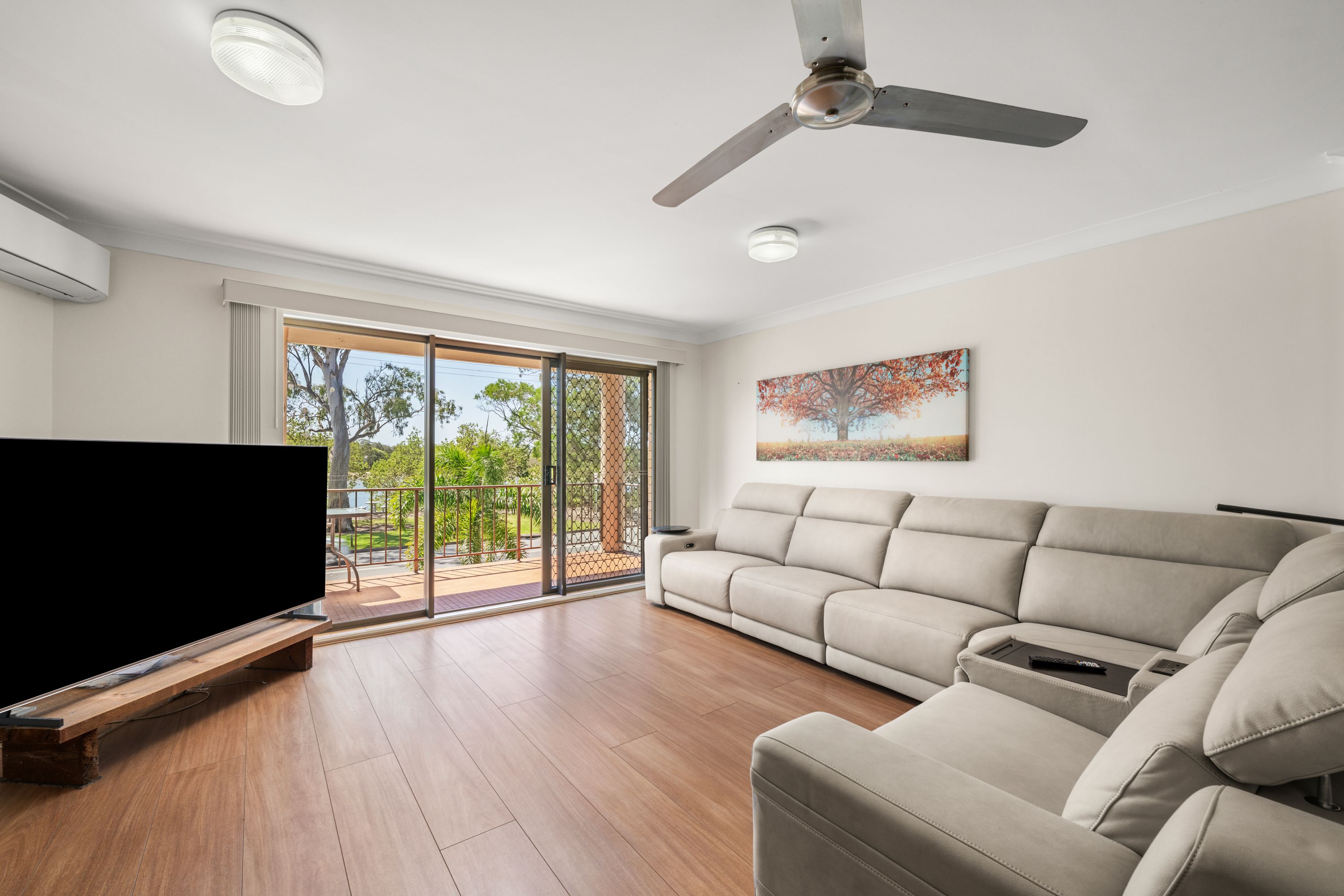 16/45 Bradman Avenue — photo 4 of 14