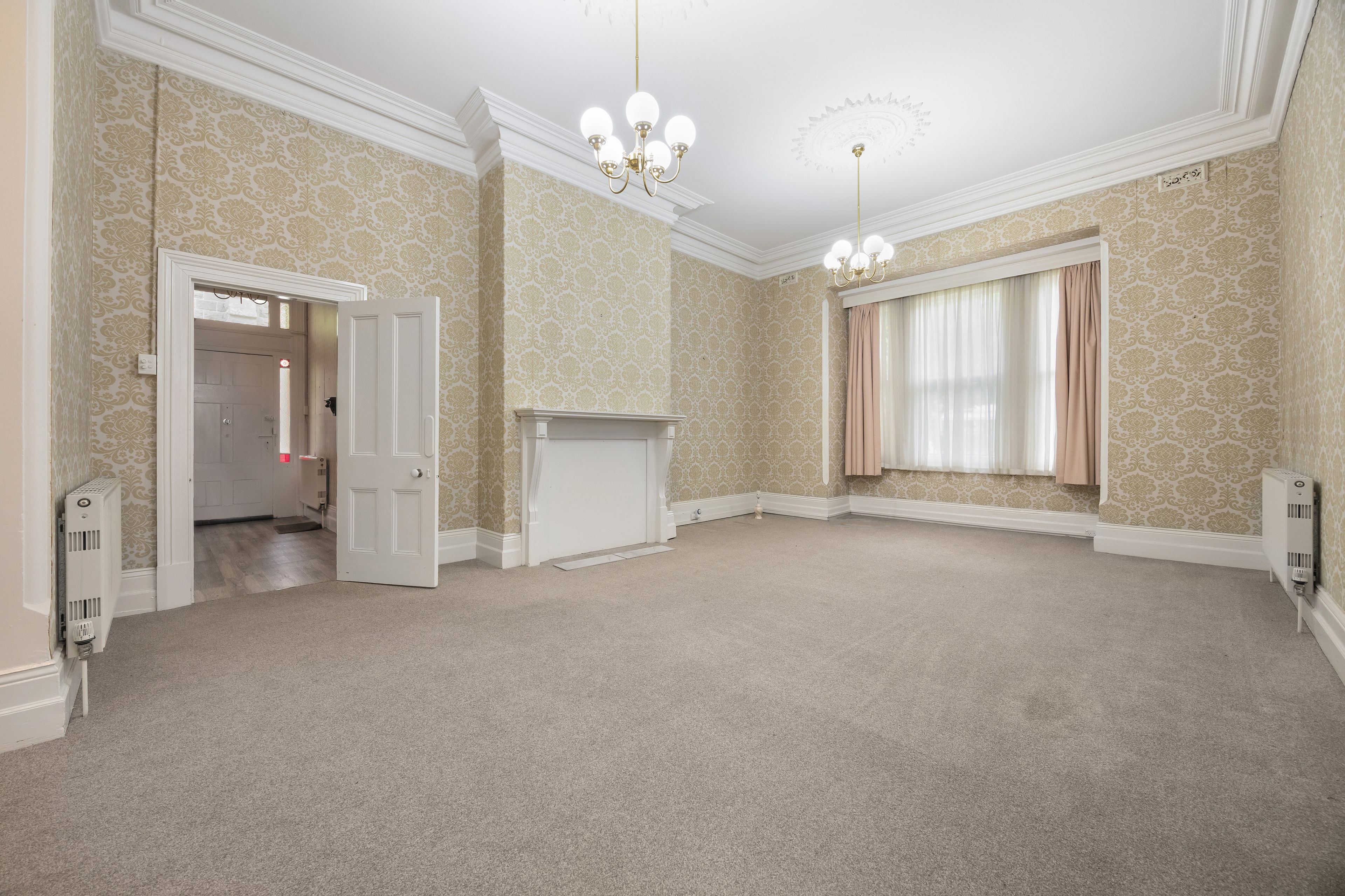 1307 Sturt Street — photo 2 of 15