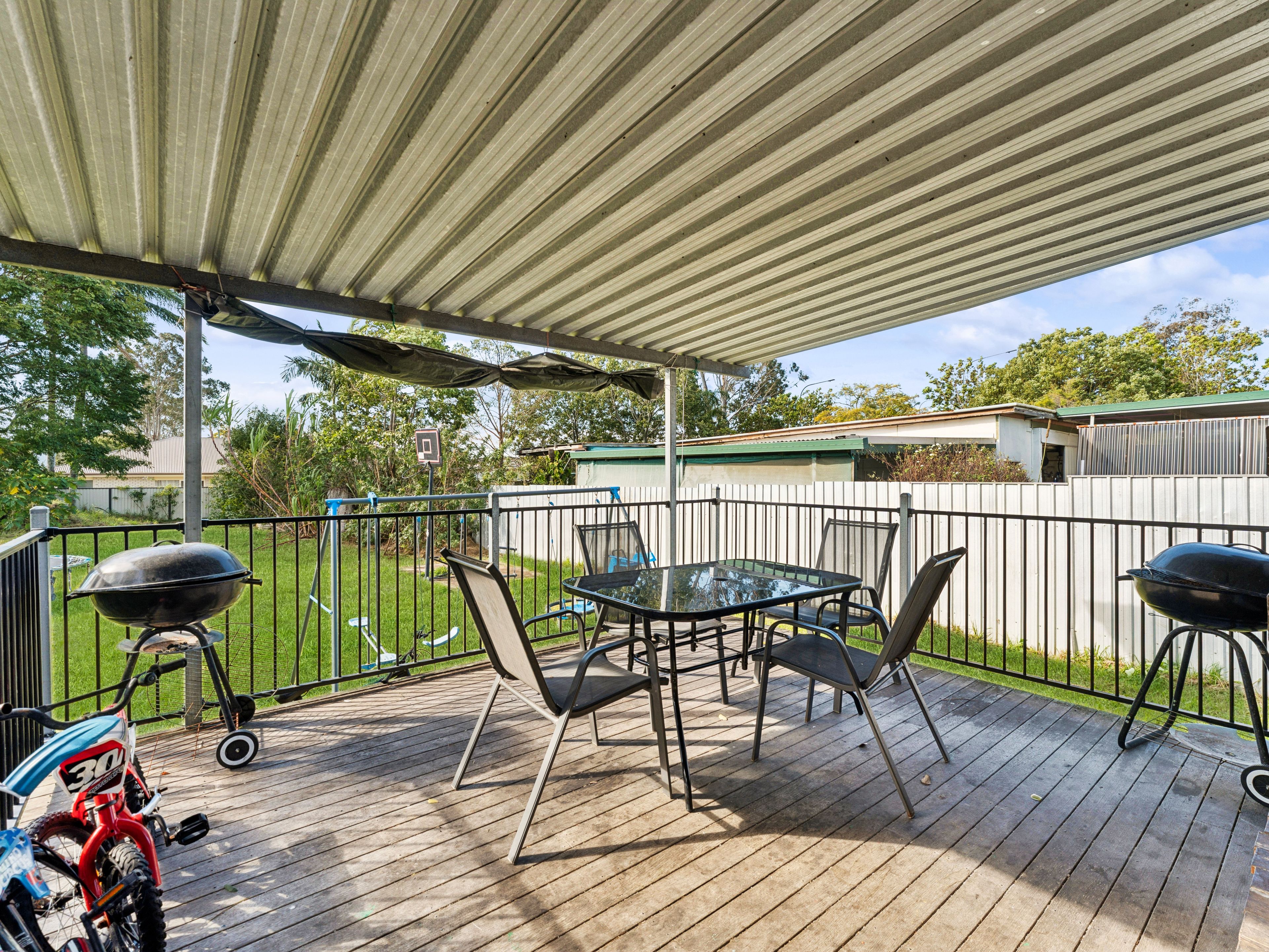 42 Nectarine Street — photo 14 of 22