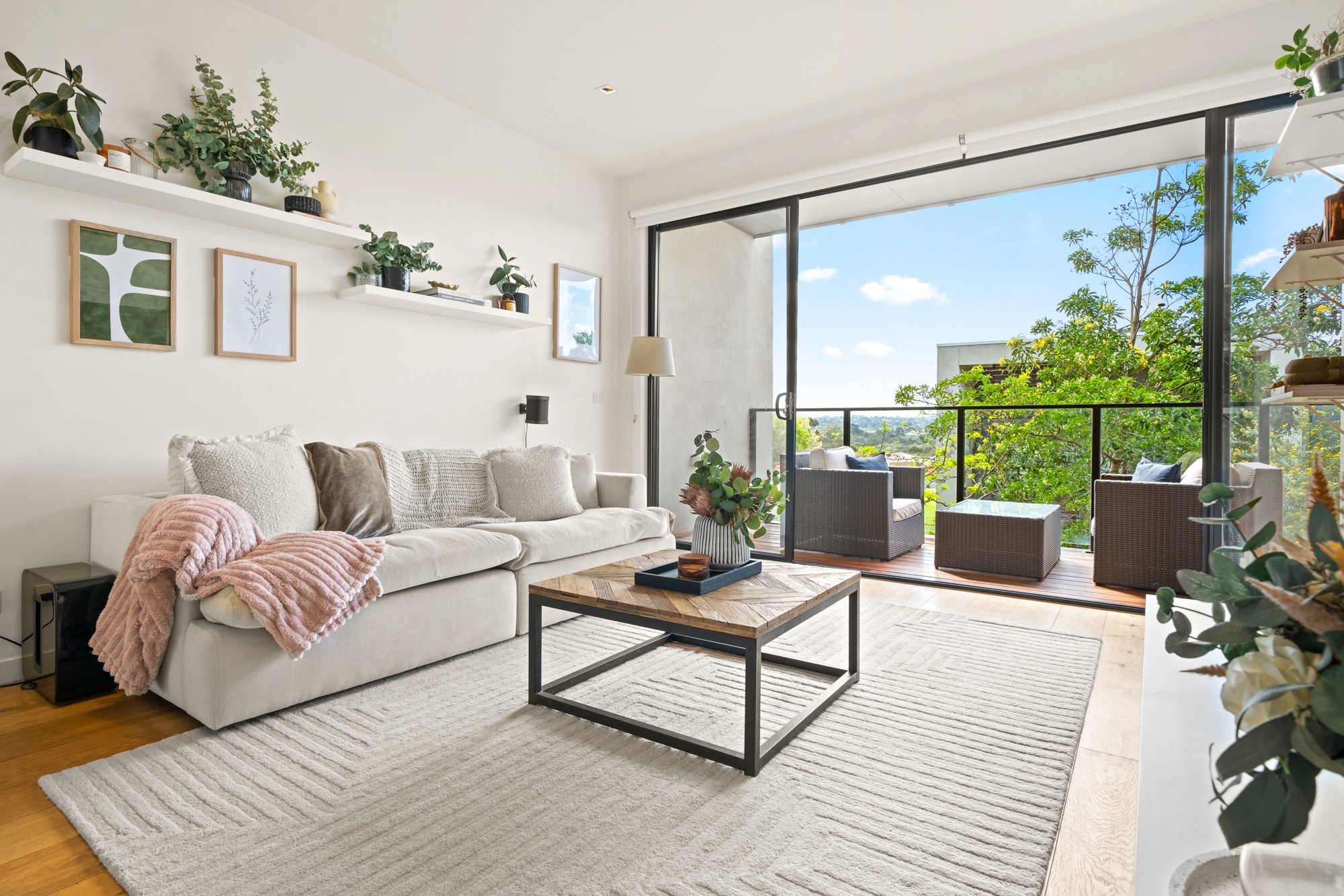 2 Tea Tree Lane, Burwood, VIC 3125