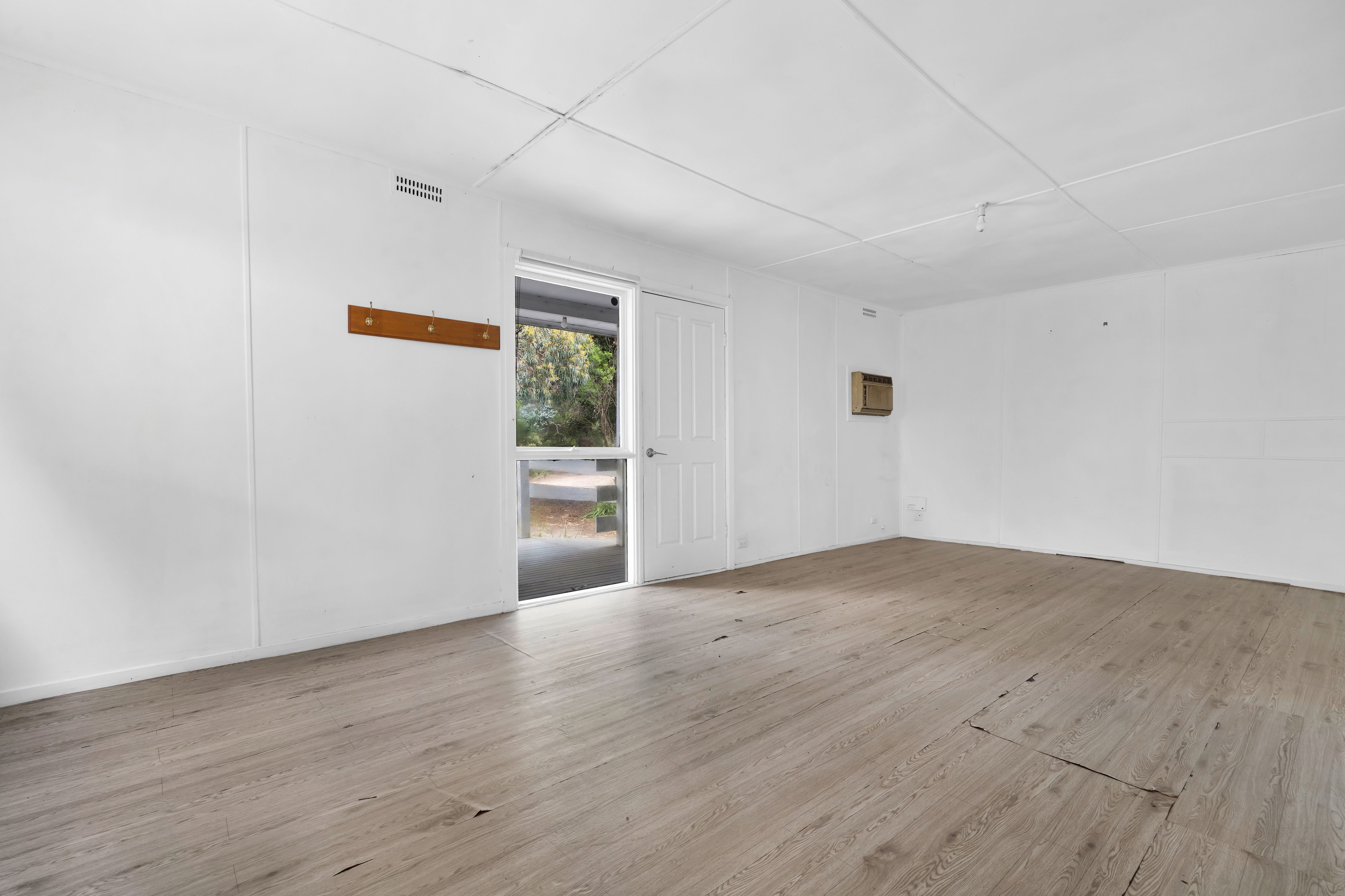 705 Robinsons Road — photo 4 of 24