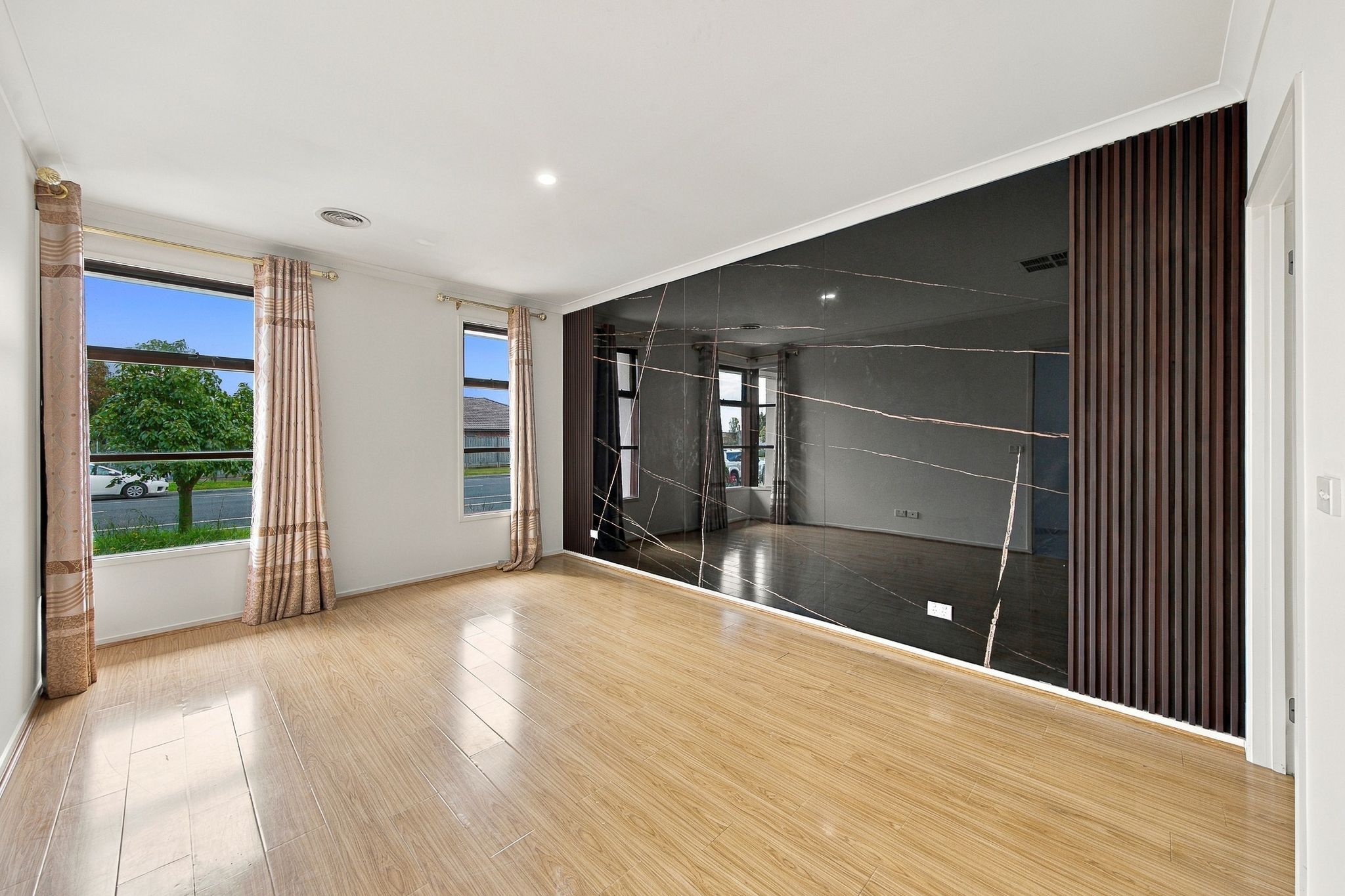 242 Duff Street — photo 9 of 19