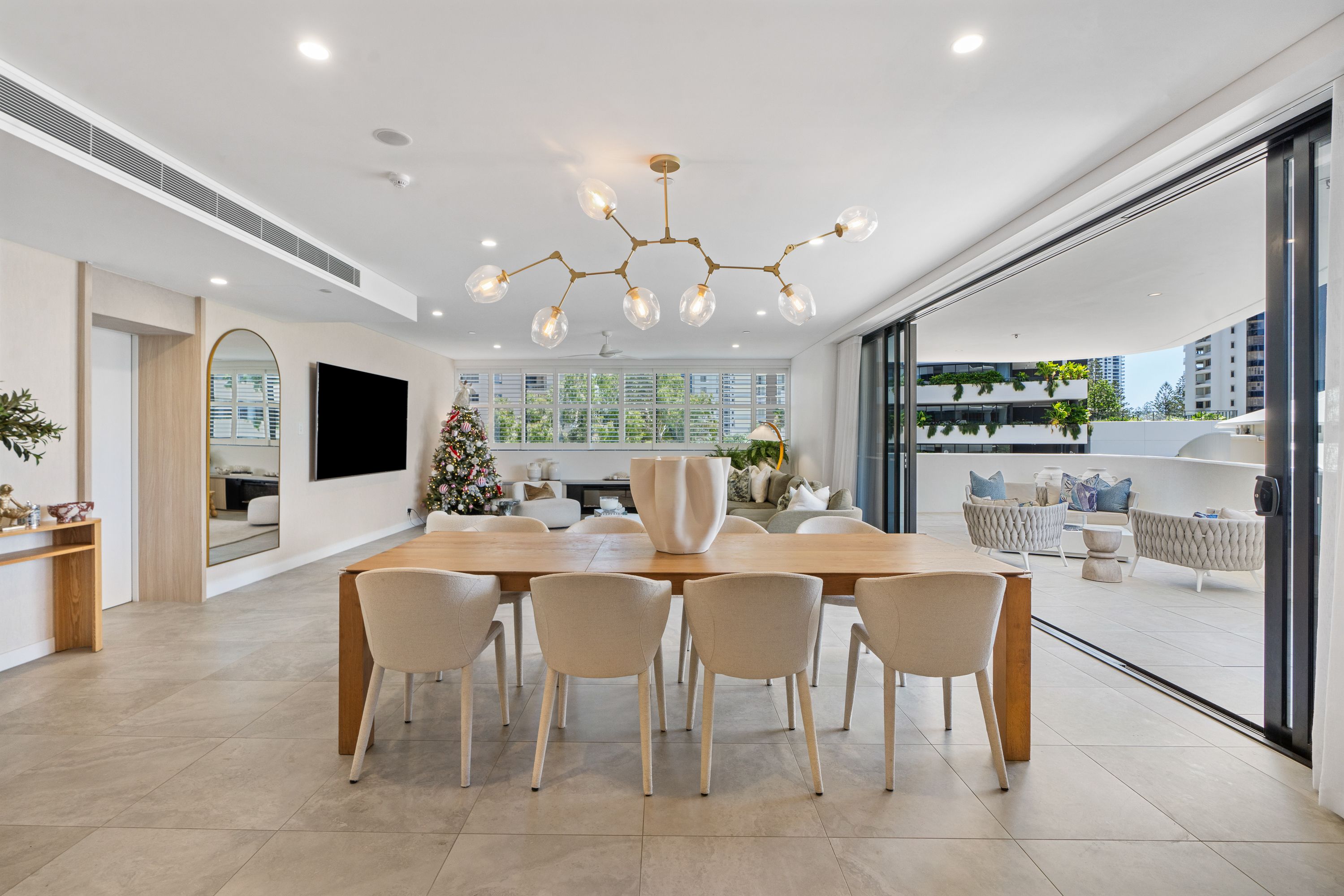 1/24 Woodroffe Avenue, Main Beach, QLD 4217