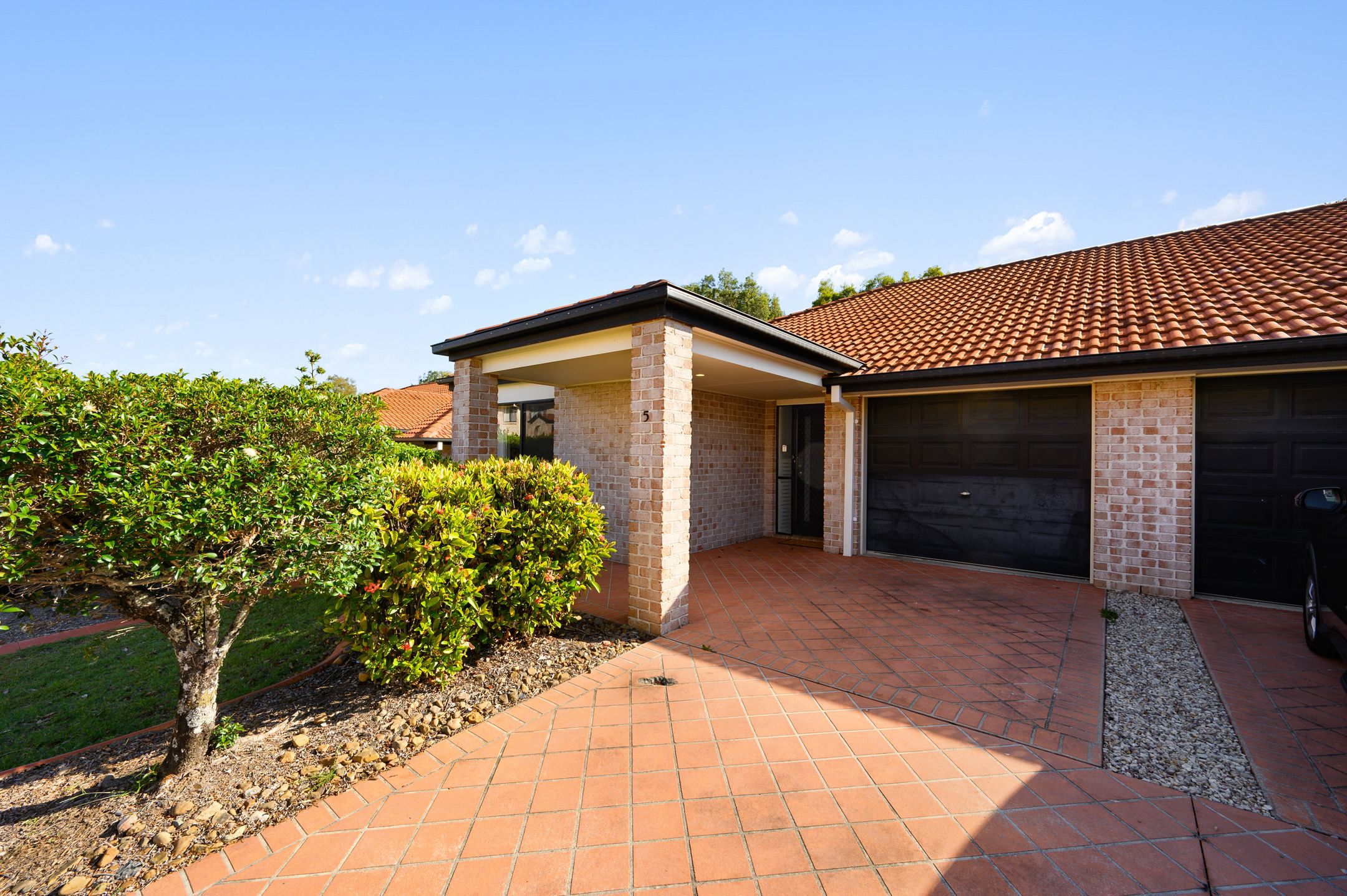 5/141 Pacific Pines Boulevard, Pacific Pines, QLD 4211