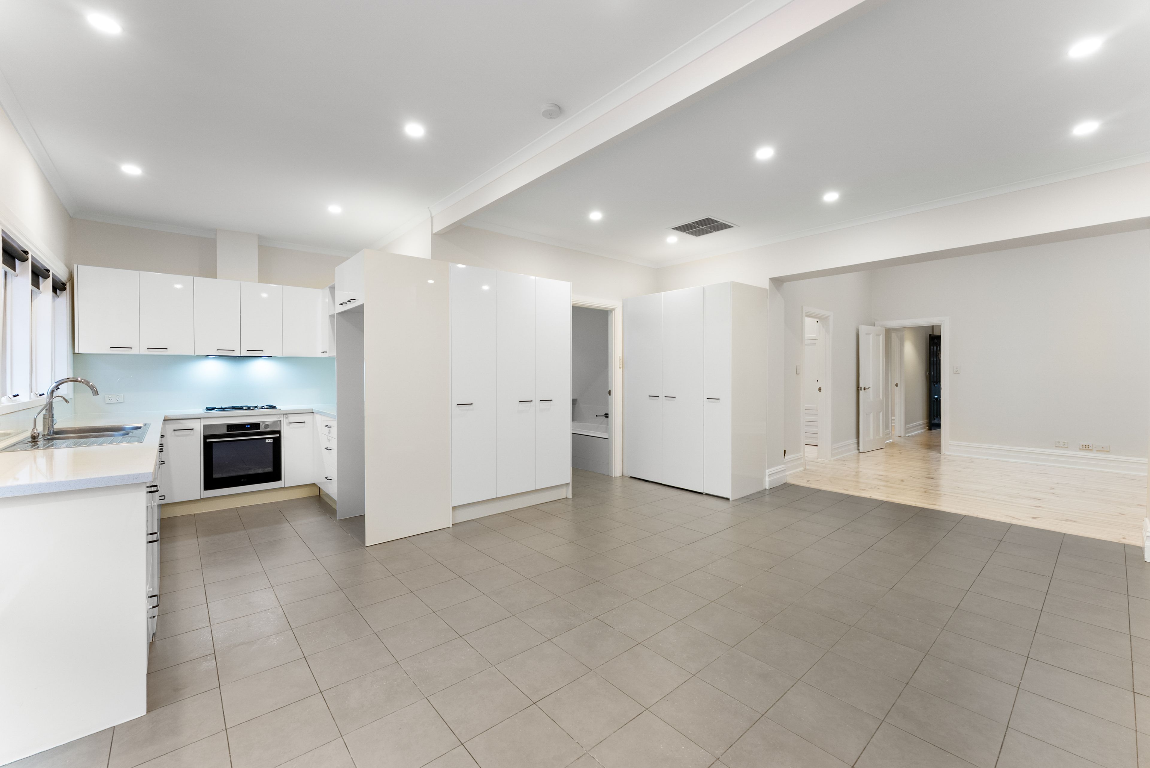 15 Russell Street — photo 6 of 10