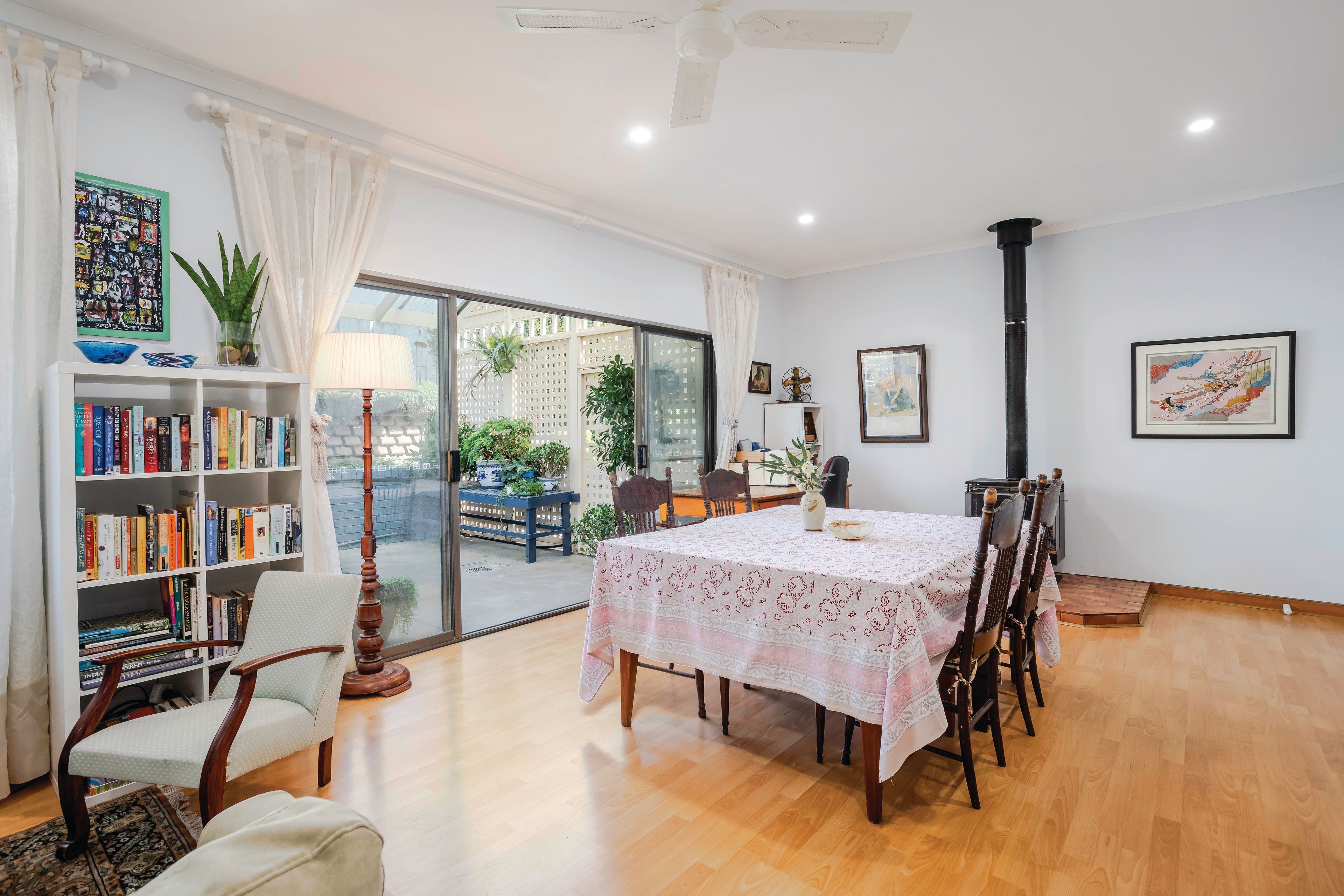 6 Dudley Crescent — photo 11 of 24