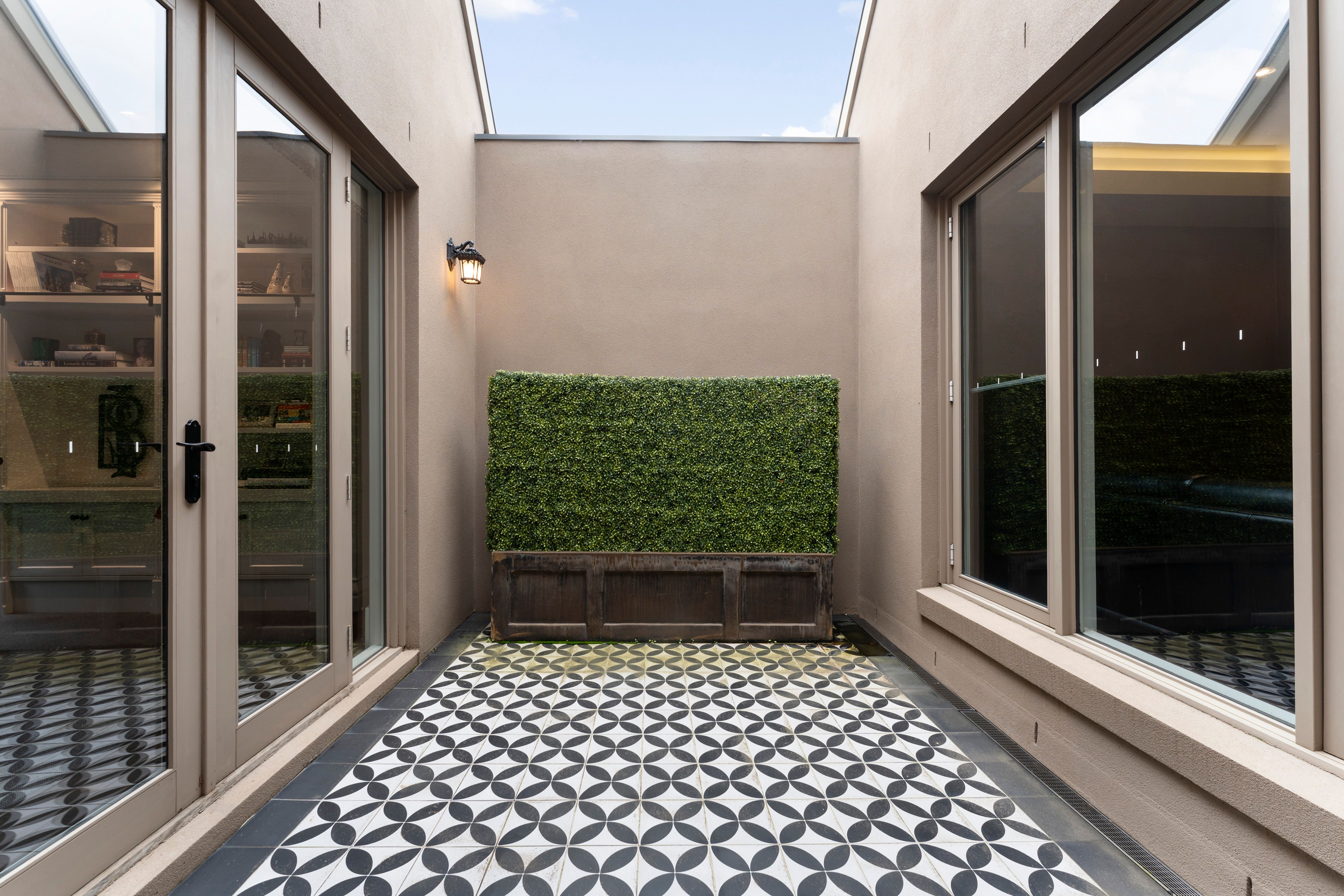 10 Gwingana Crescent — photo 5 of 30