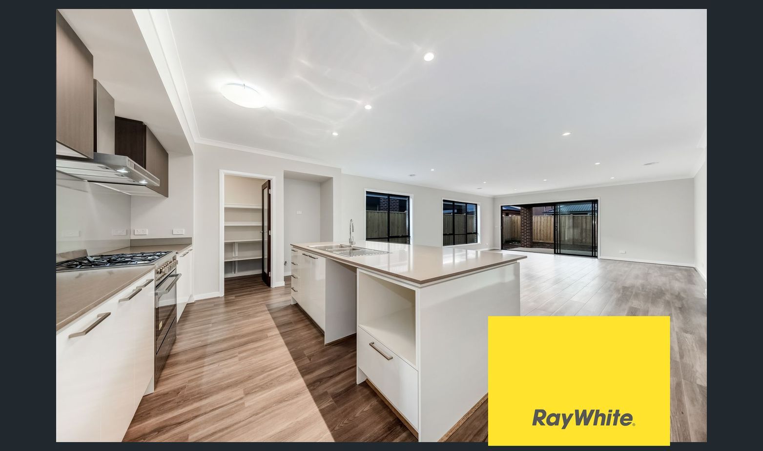 8 Donahue Street, Truganina VIC 3029