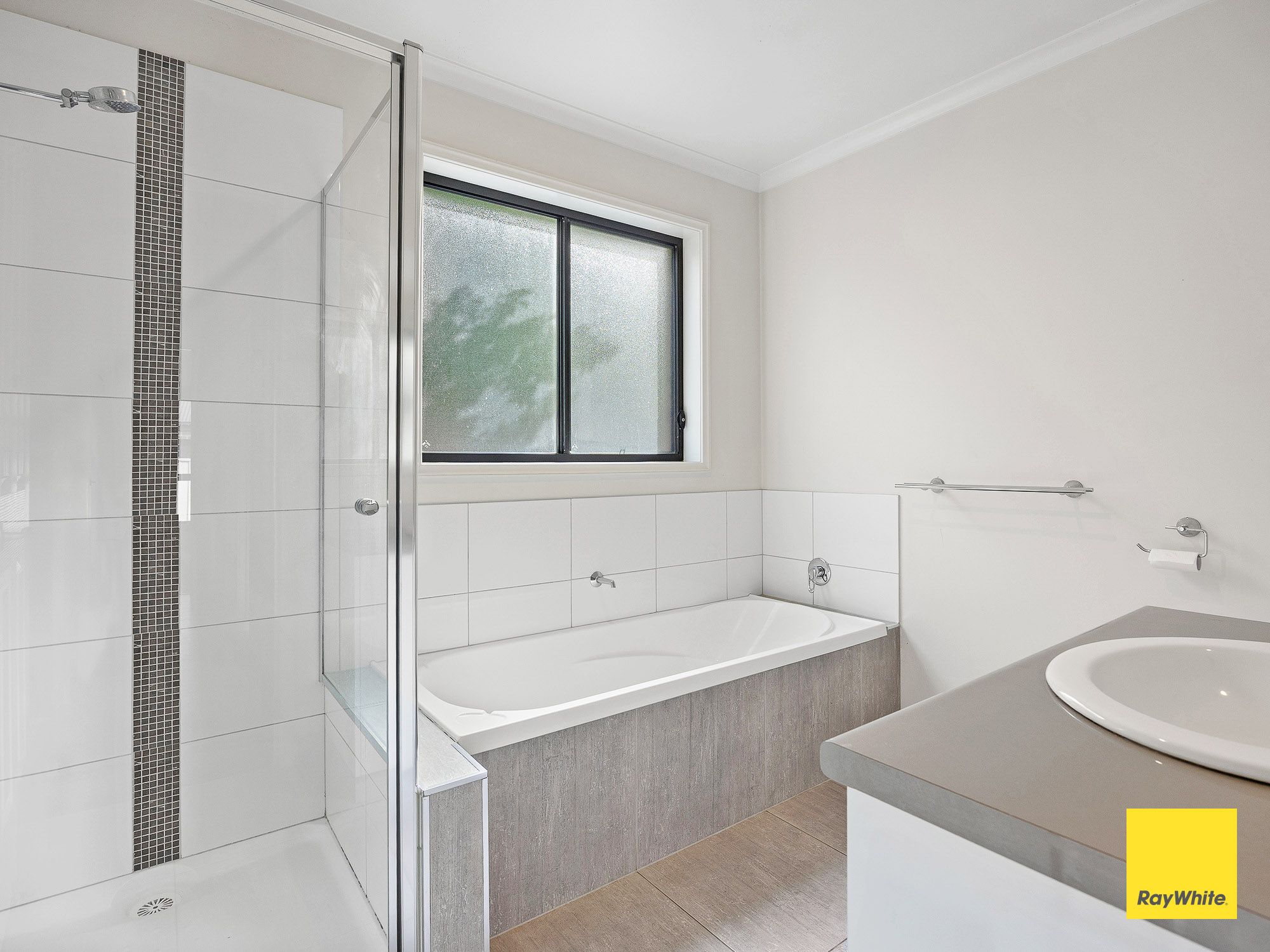 2/1C Lester Street — photo 11 of 18