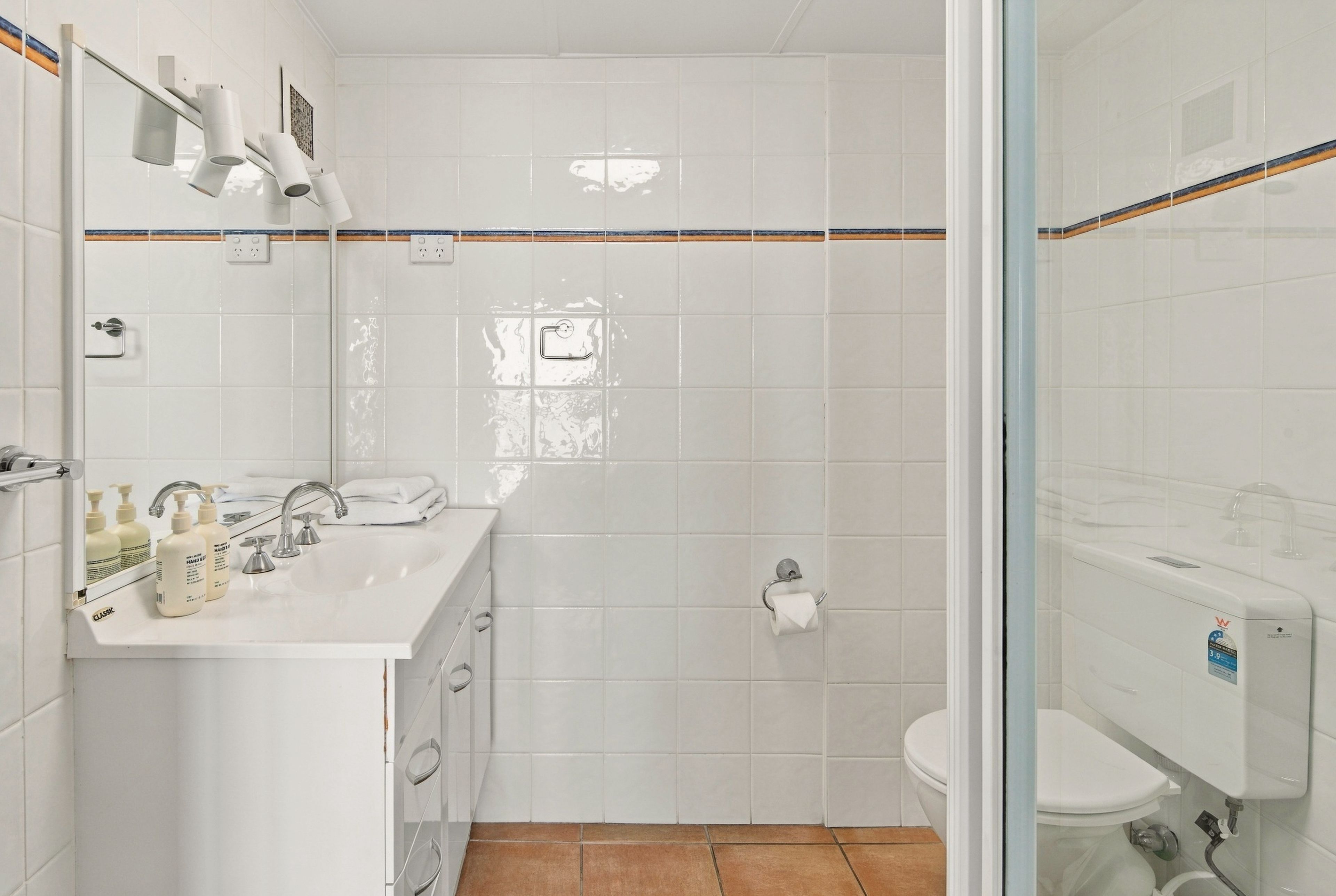 11B/3277 Surfers Paradise Boulevard — photo 10 of 17