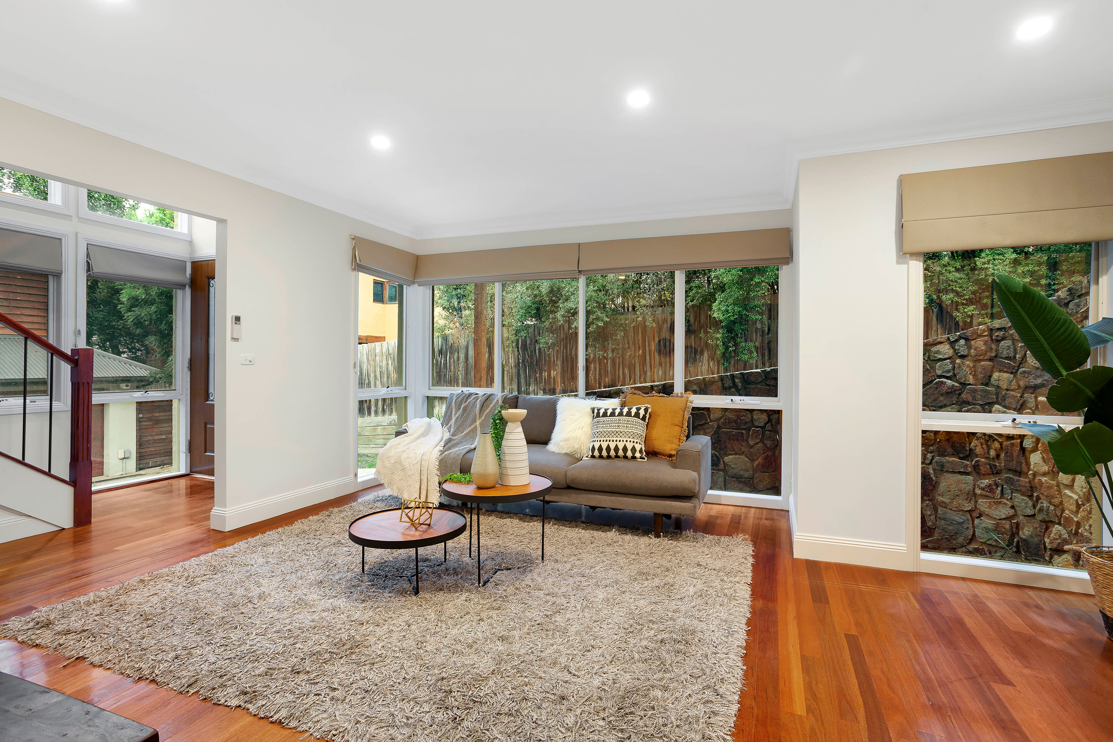 2/15 Luck Street, Eltham, VIC 3095