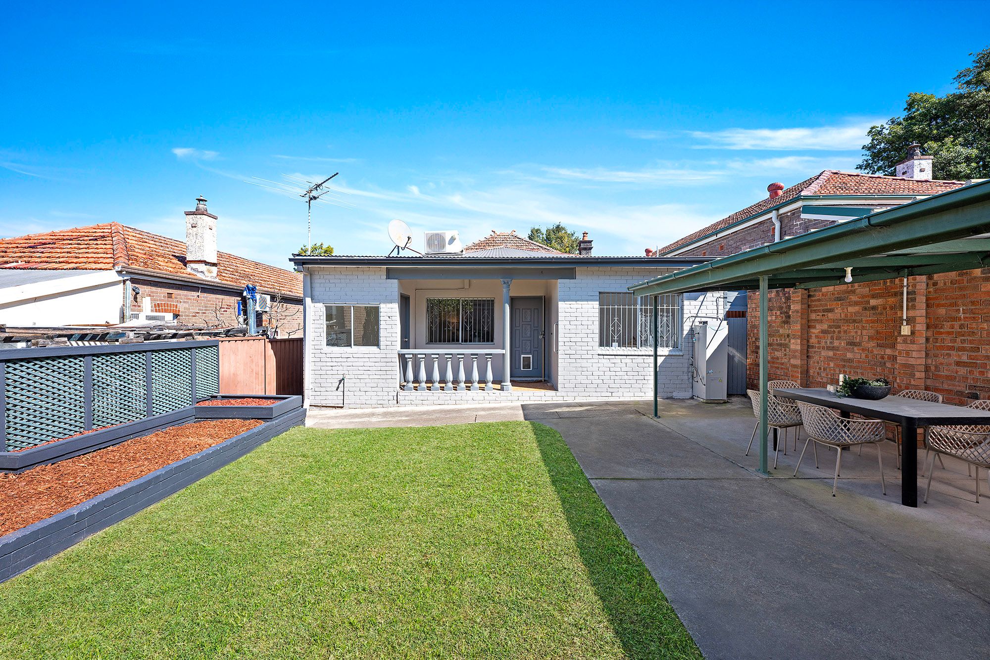 11 Beach Road — photo 13 of 14