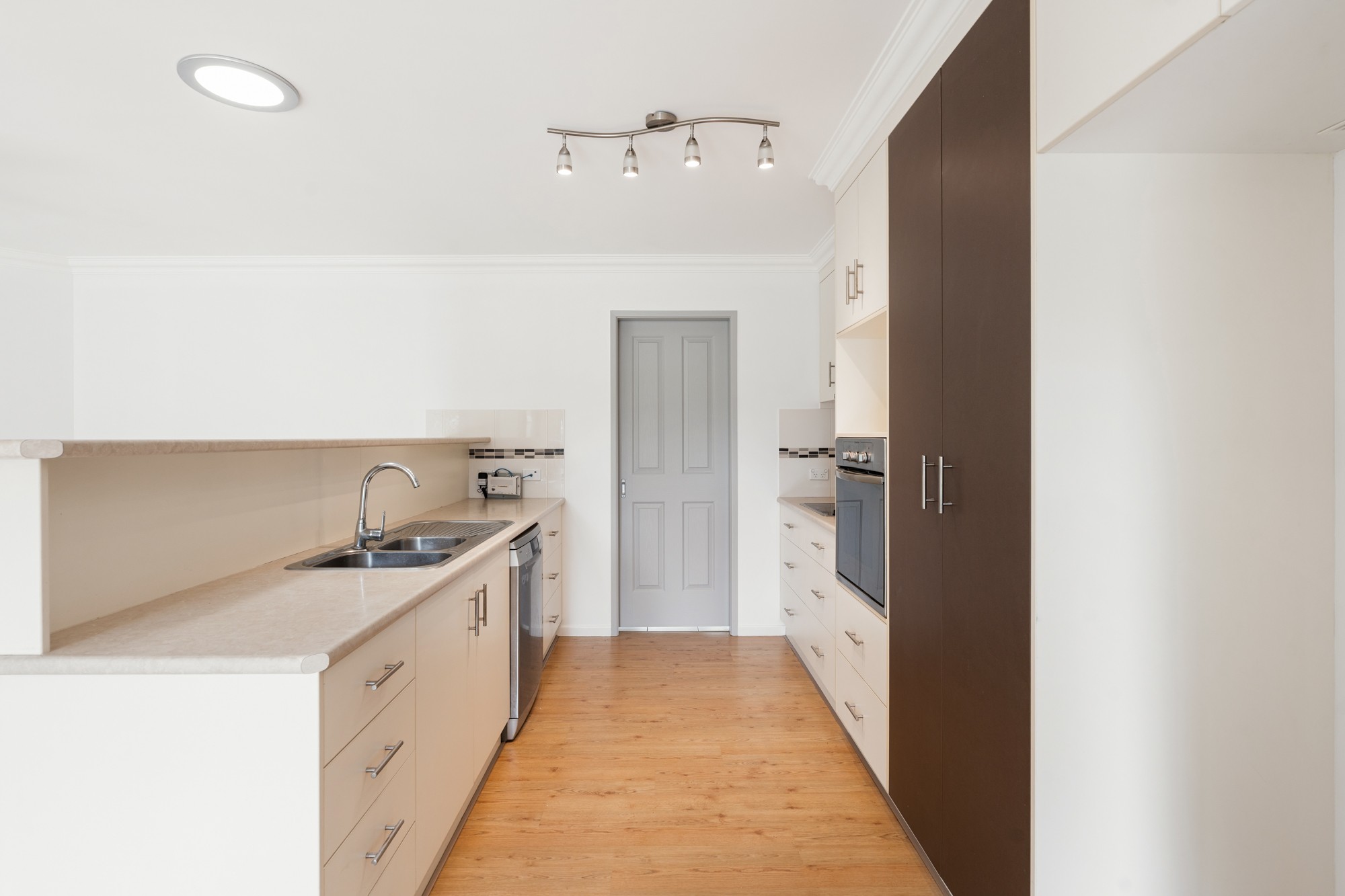 8 Jackson Court, Crows Nest, QLD 4355