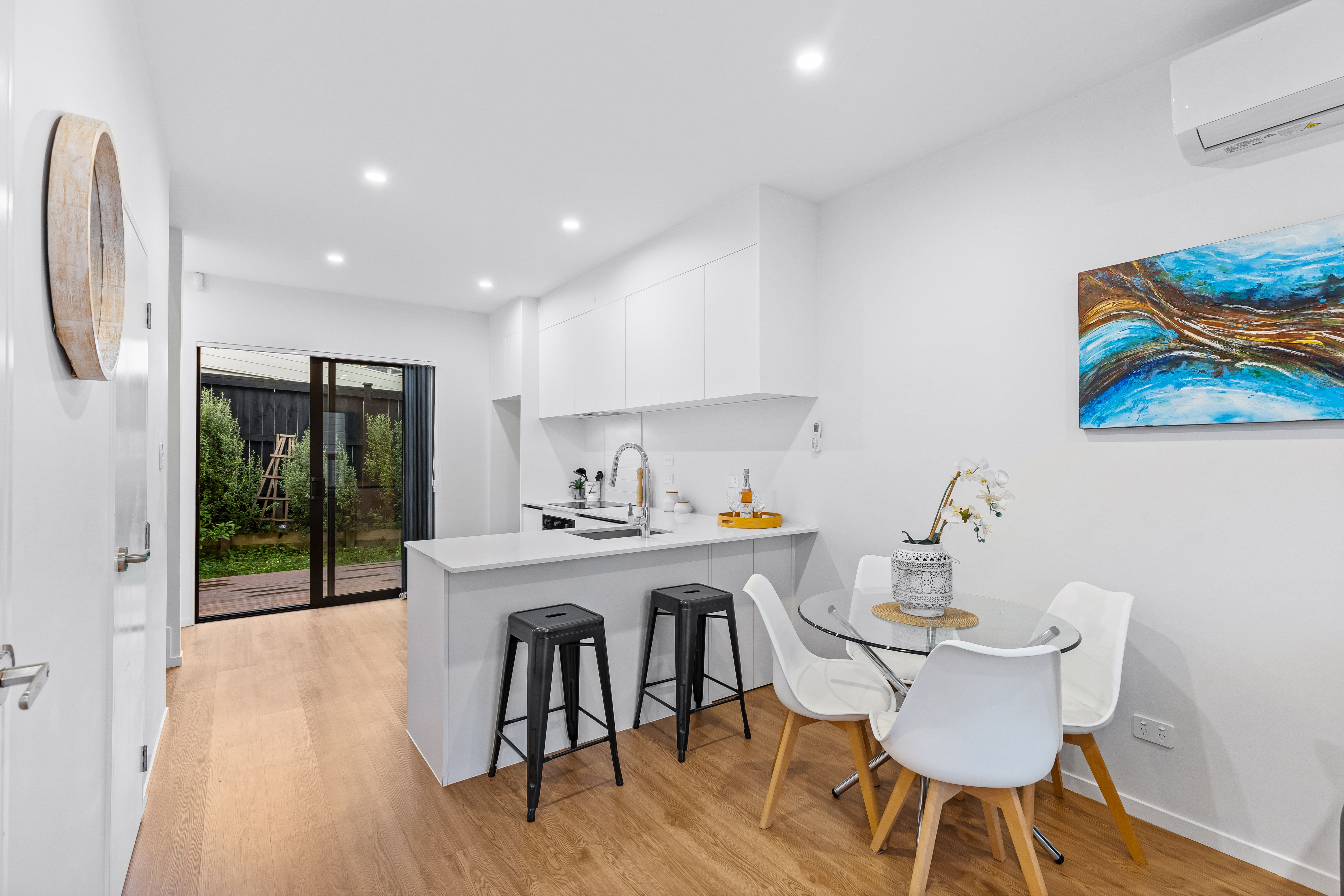 12b Woodhouse Place, West Harbour, Waitakere City