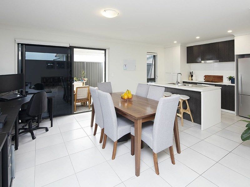 211/25 Farinazzo Street, Richlands, QLD 4077