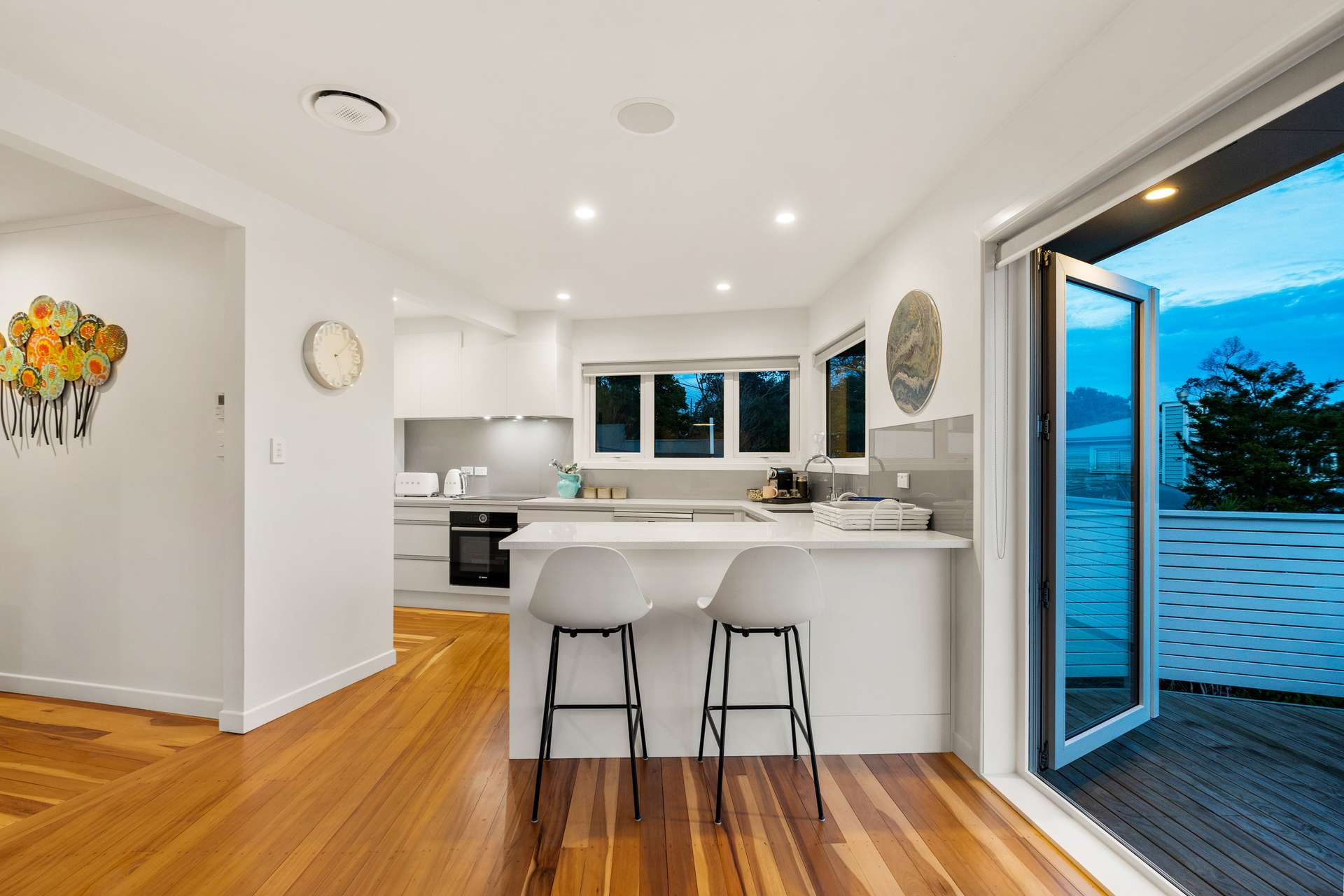 74 Seaview Road photo 2