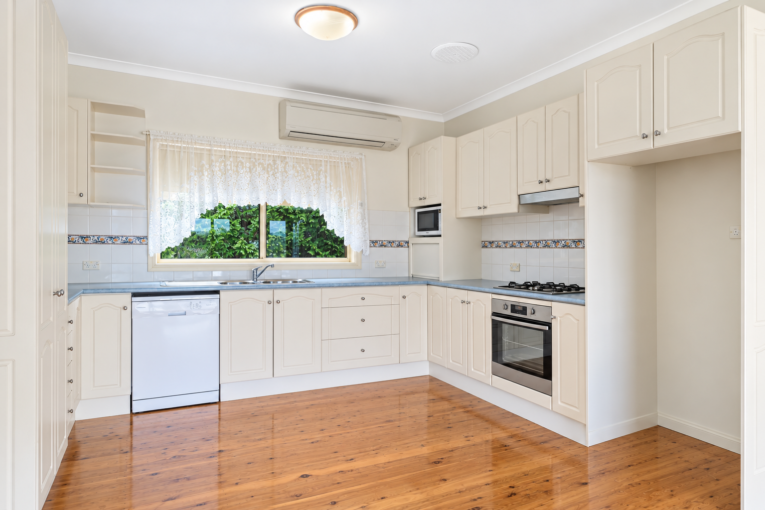 64 Lintott Lane — photo 4 of 22