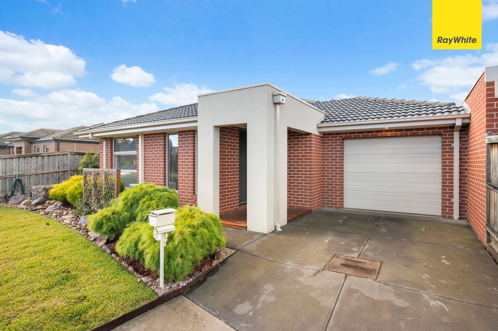 43 Saltbush Crescent, Brookfield, VIC 3338