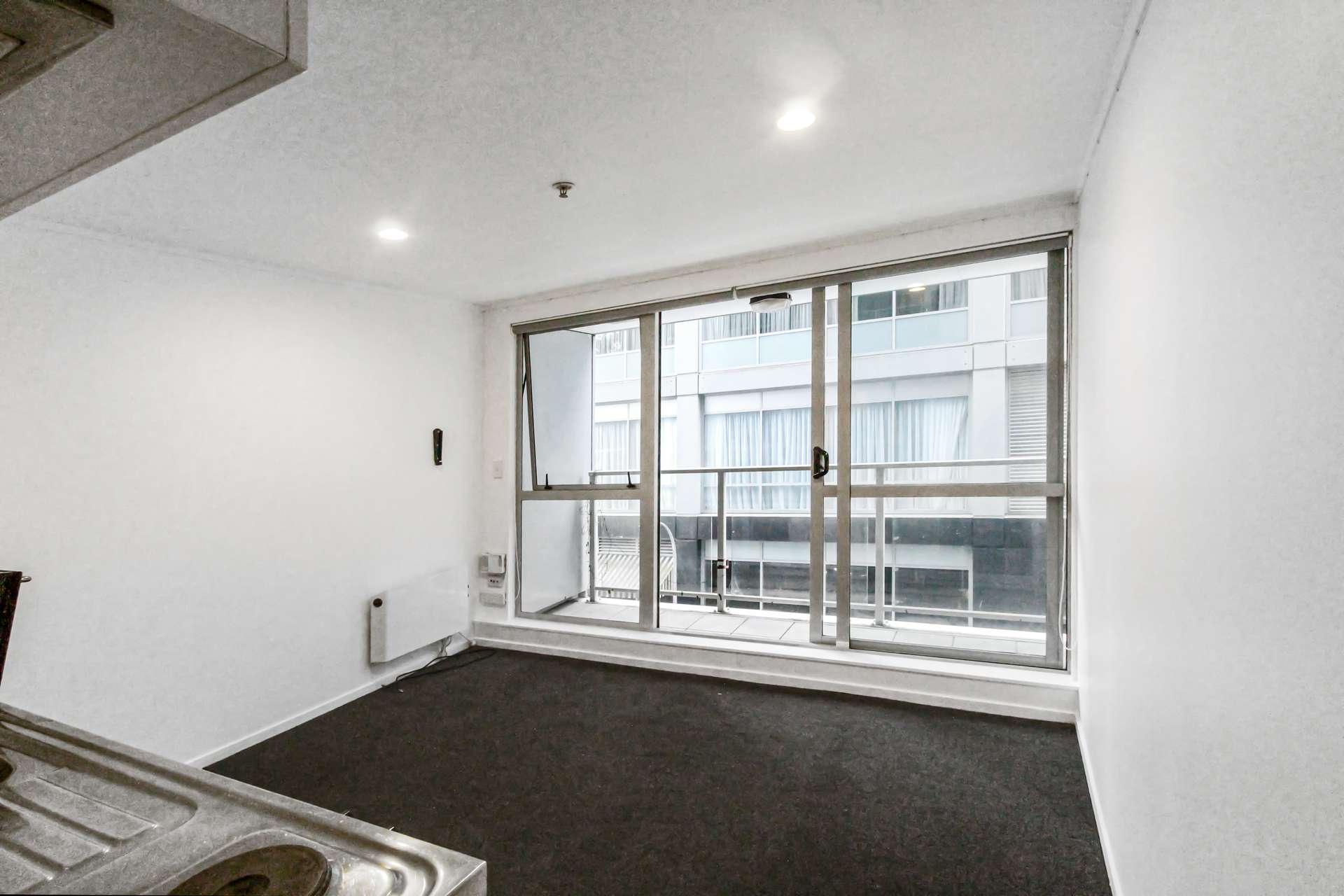 2F/34 Kingston Street photo 2