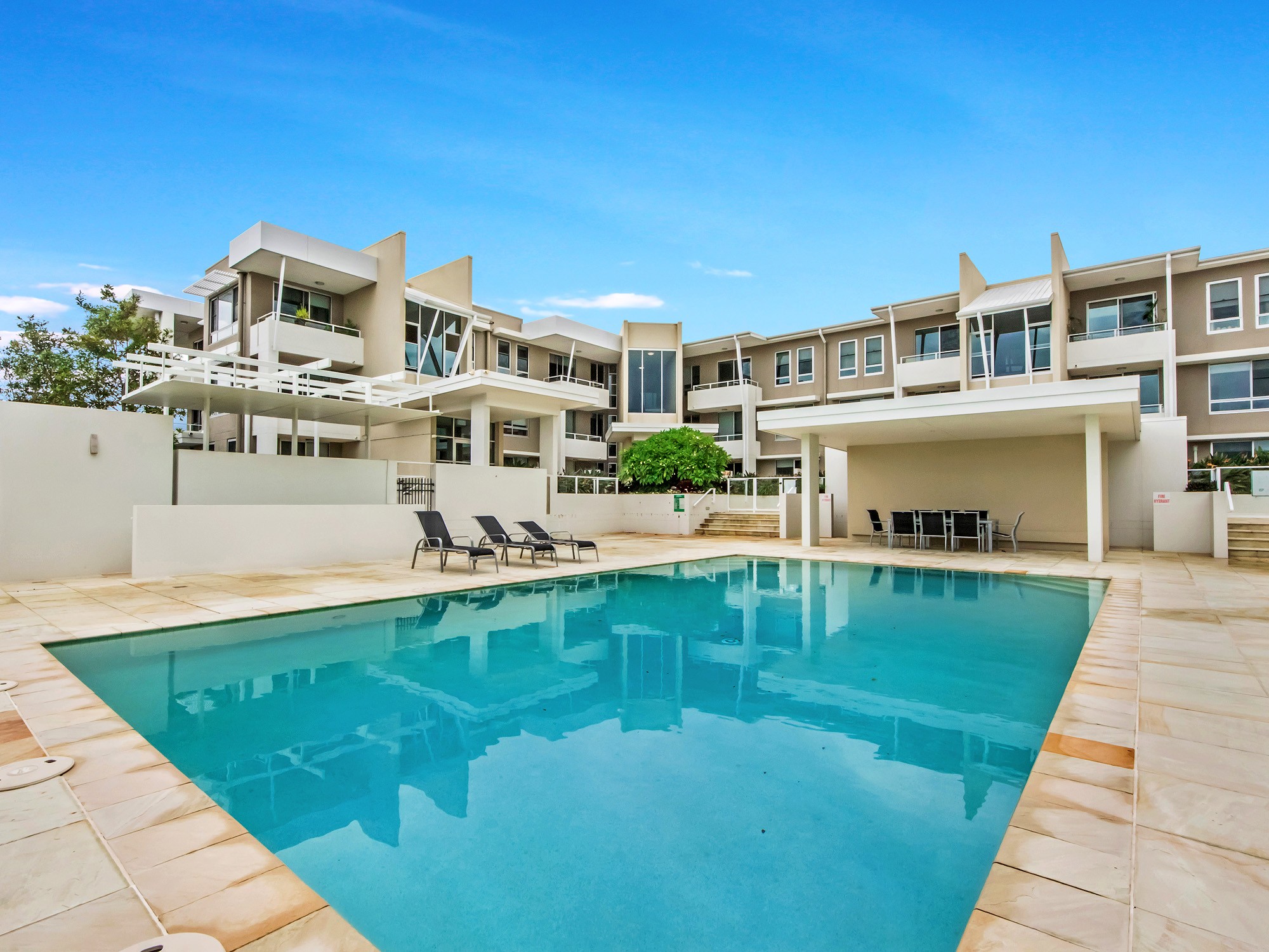 5/1 Lakefront Crescent, Varsity Lakes, QLD 4227
