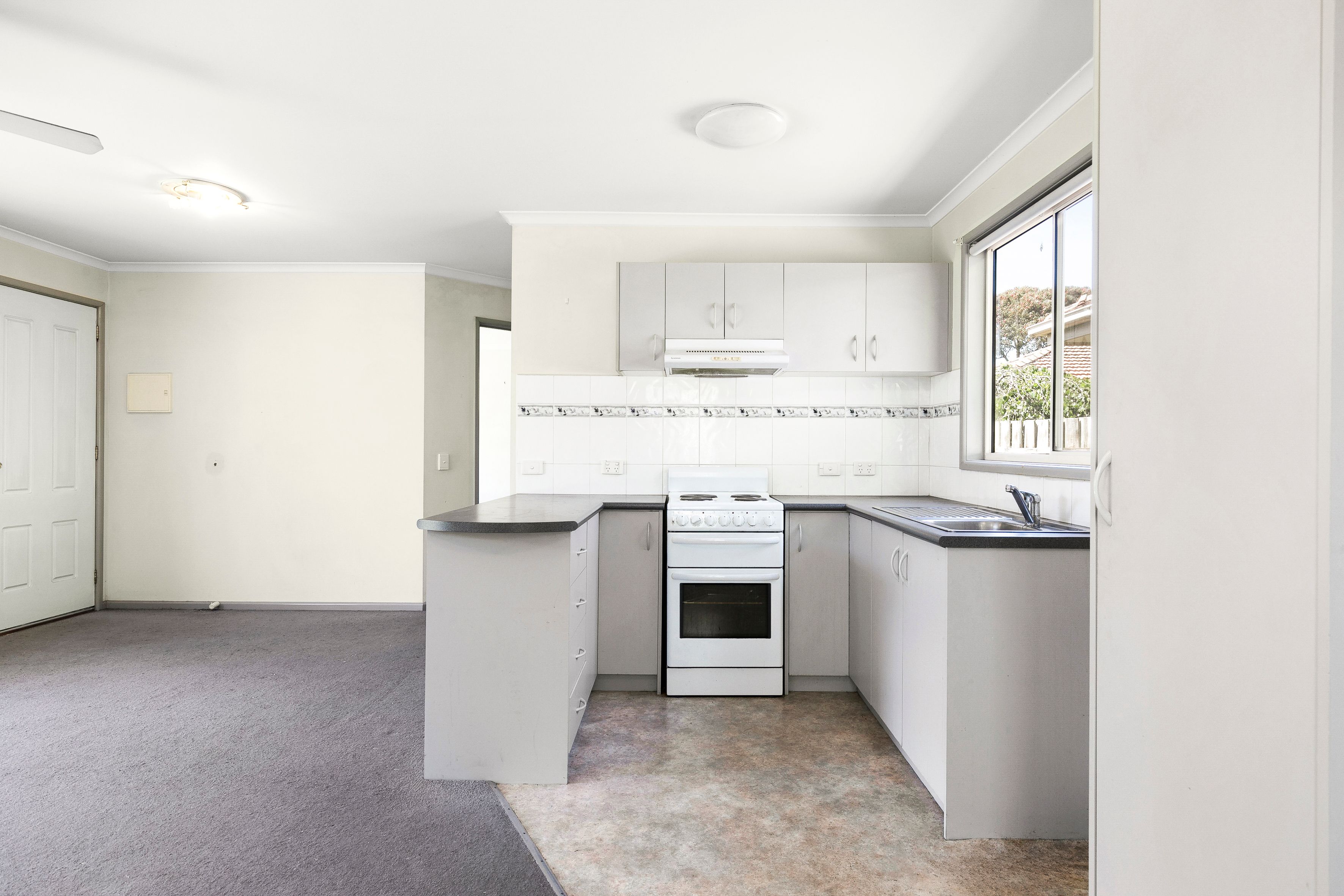 53 Rodney Avenue — photo 10 of 21