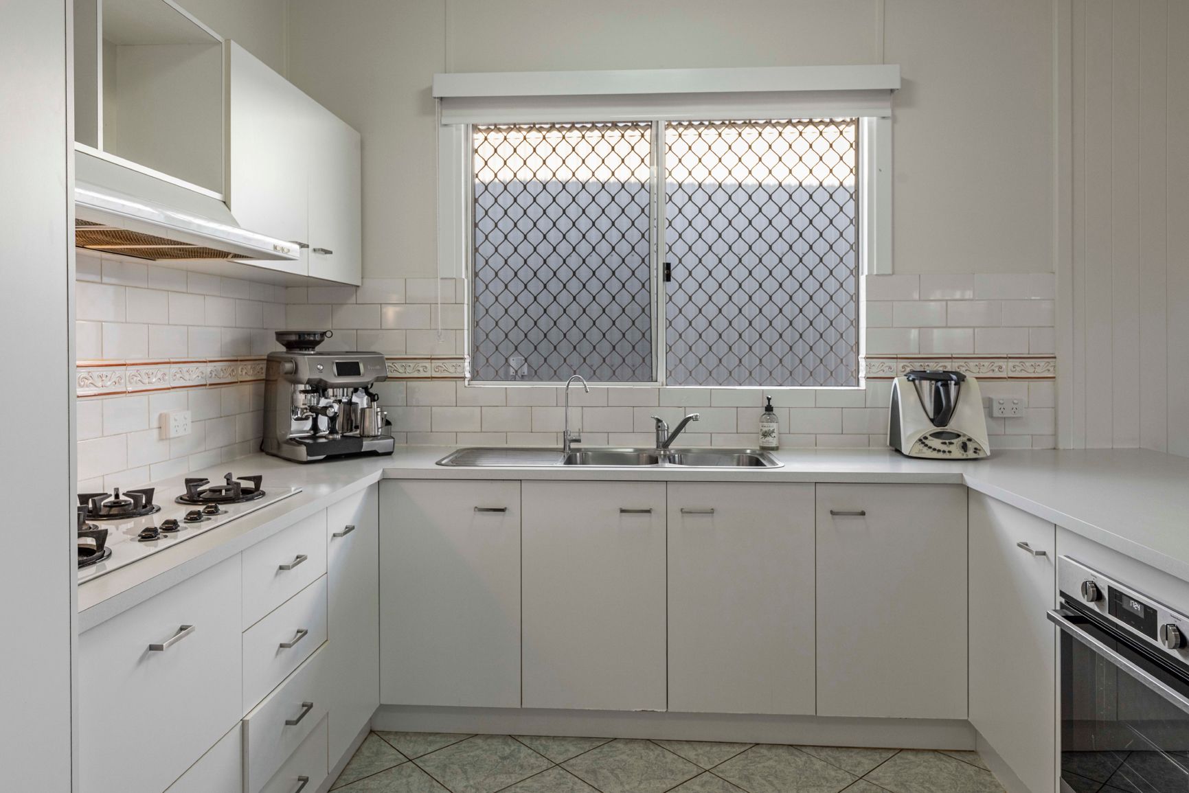 27 Nimitz Street — photo 10 of 21