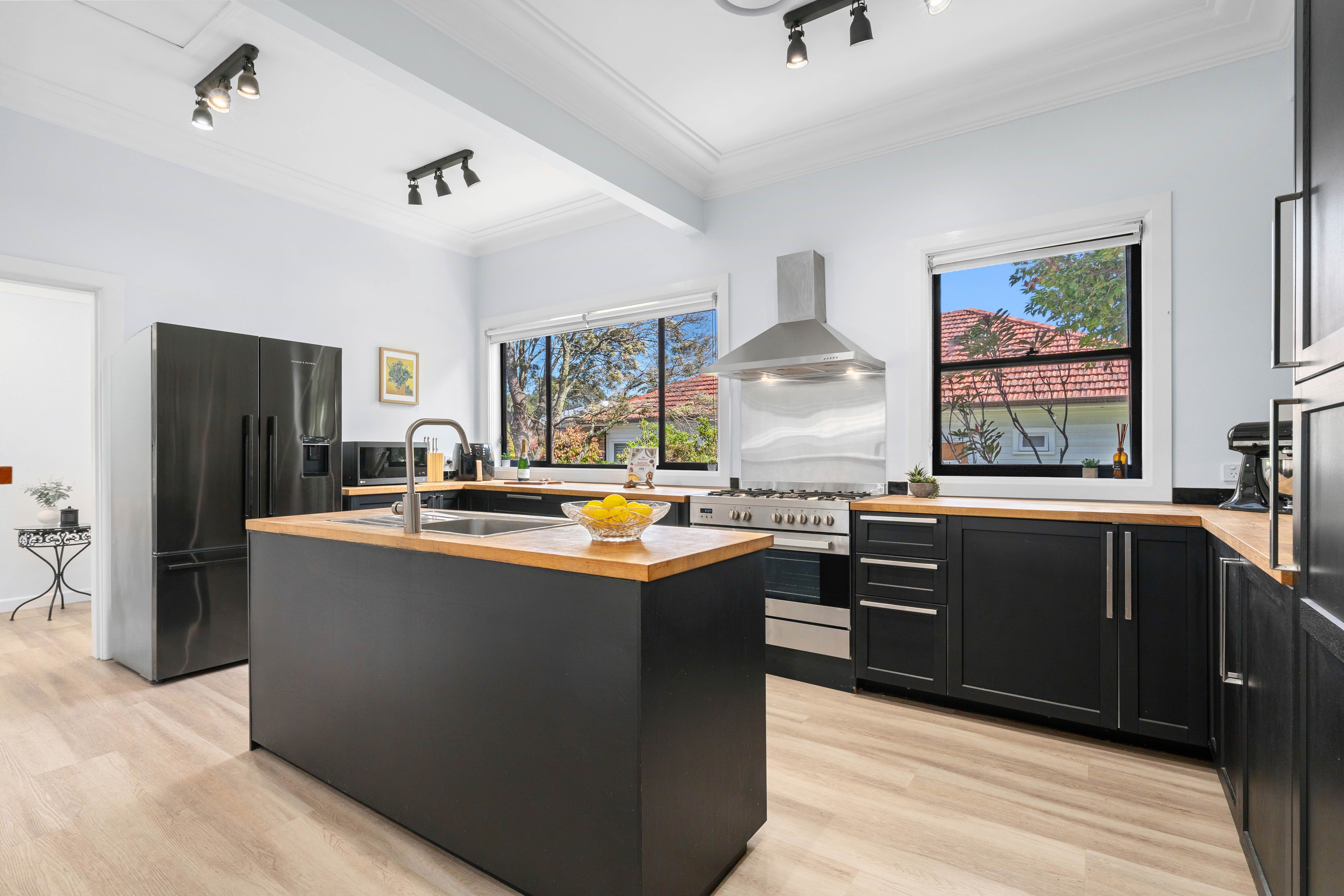 32 Scott Street — photo 5 of 11
