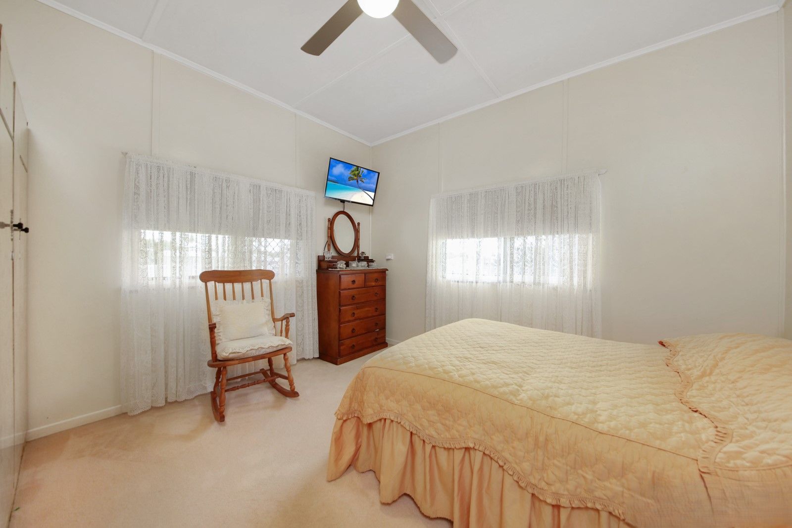 52 Braithwaite Street — photo 11 of 18